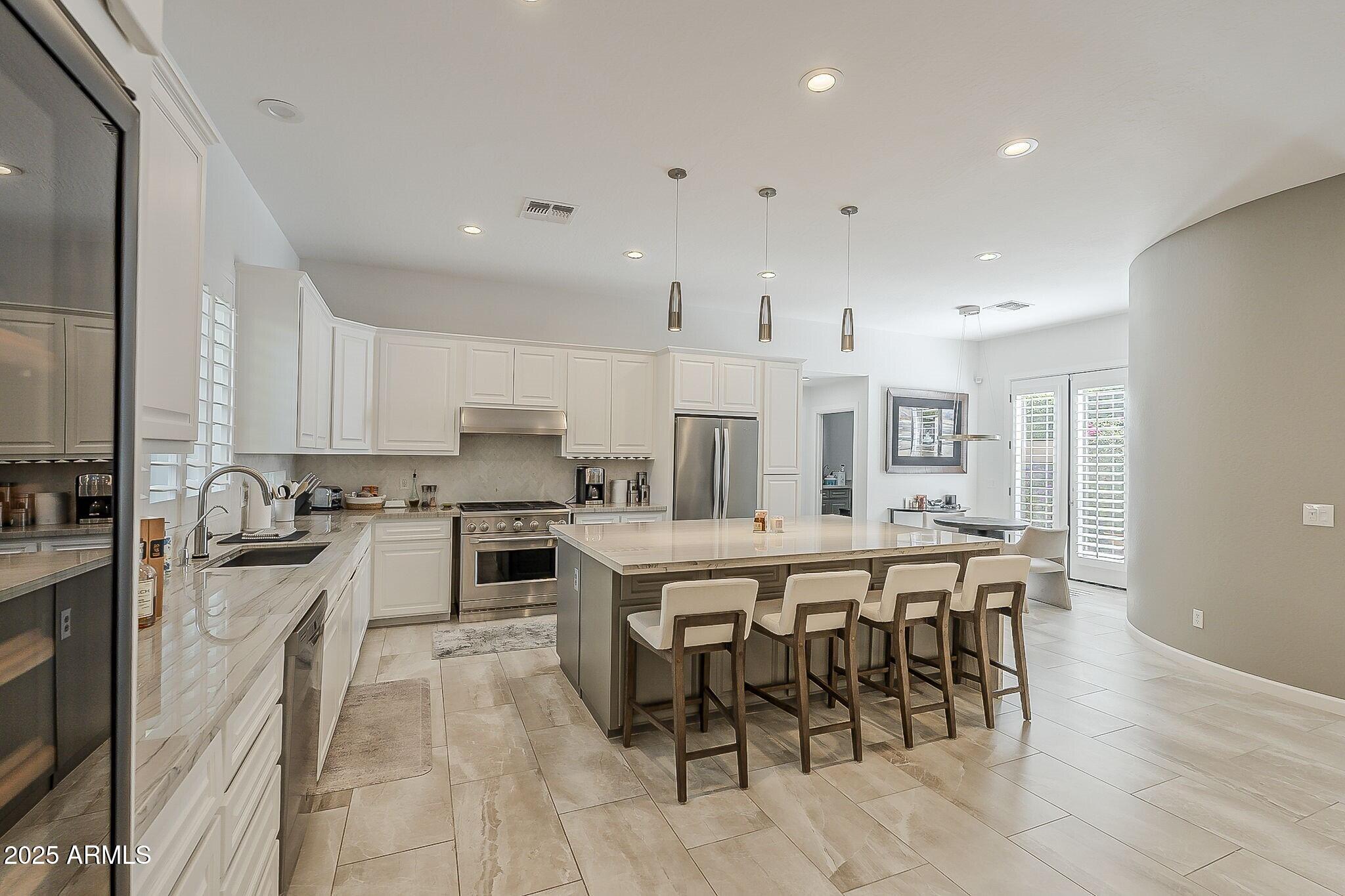 Homes 4 3406 E PYRENEES Pass