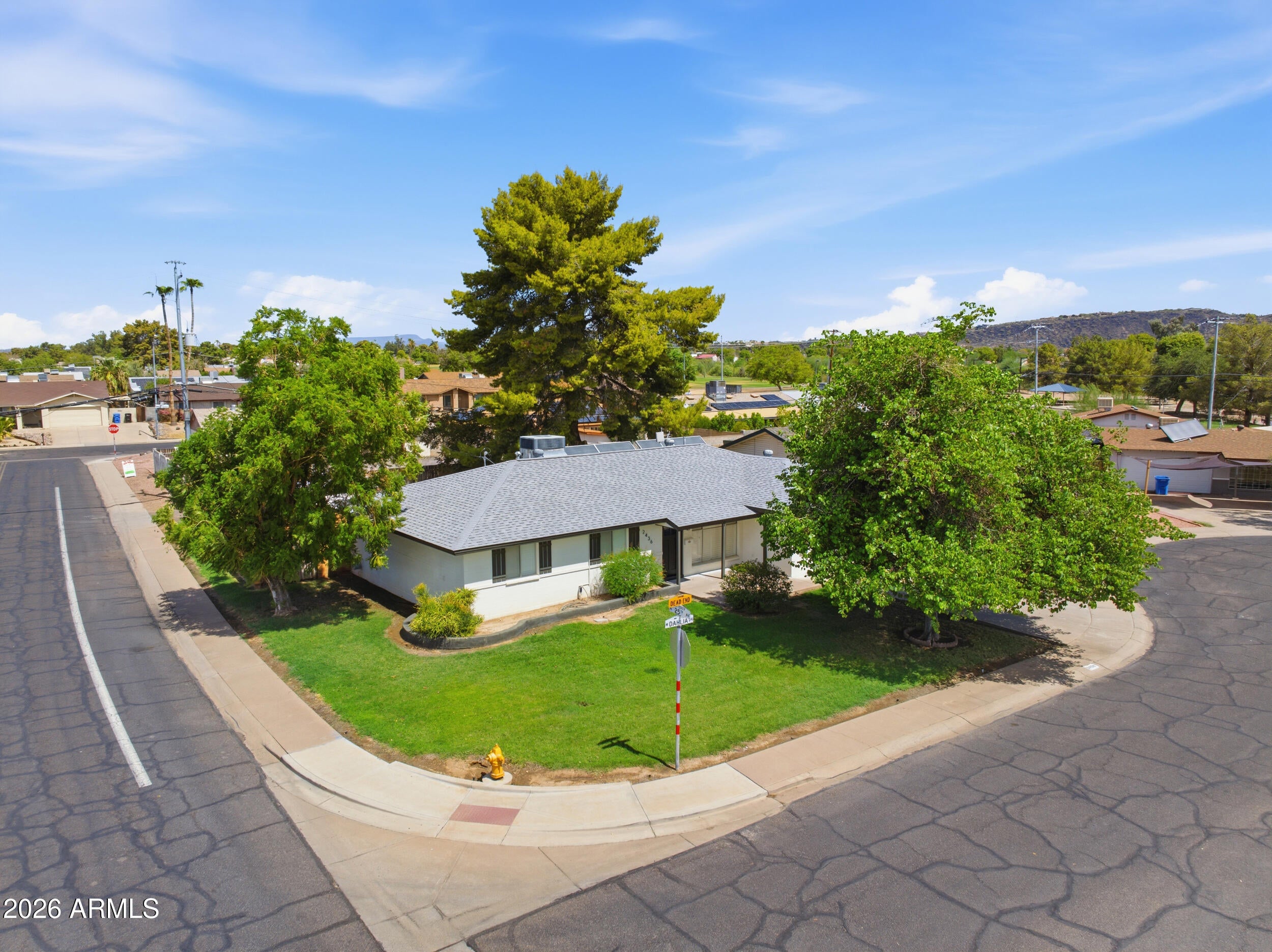 2436 W DAHLIA Drive