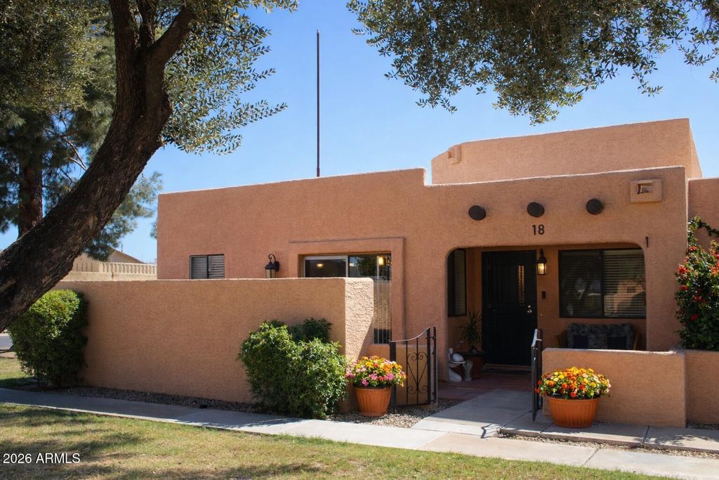 Photo of 8940 W Olive Avenue #18, Peoria, AZ 85345 (MLS # 6995796)