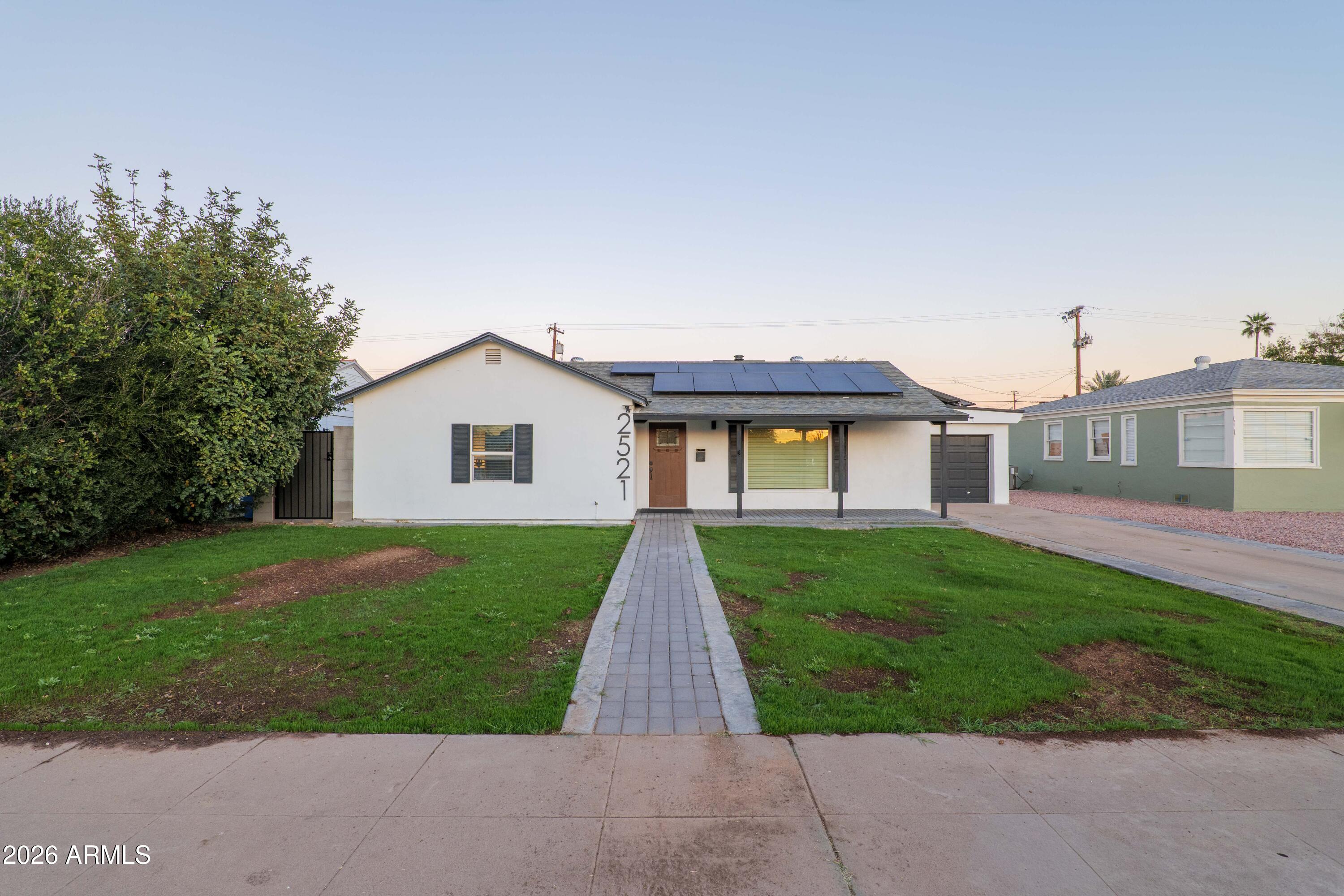 2521 N Evergreen Street