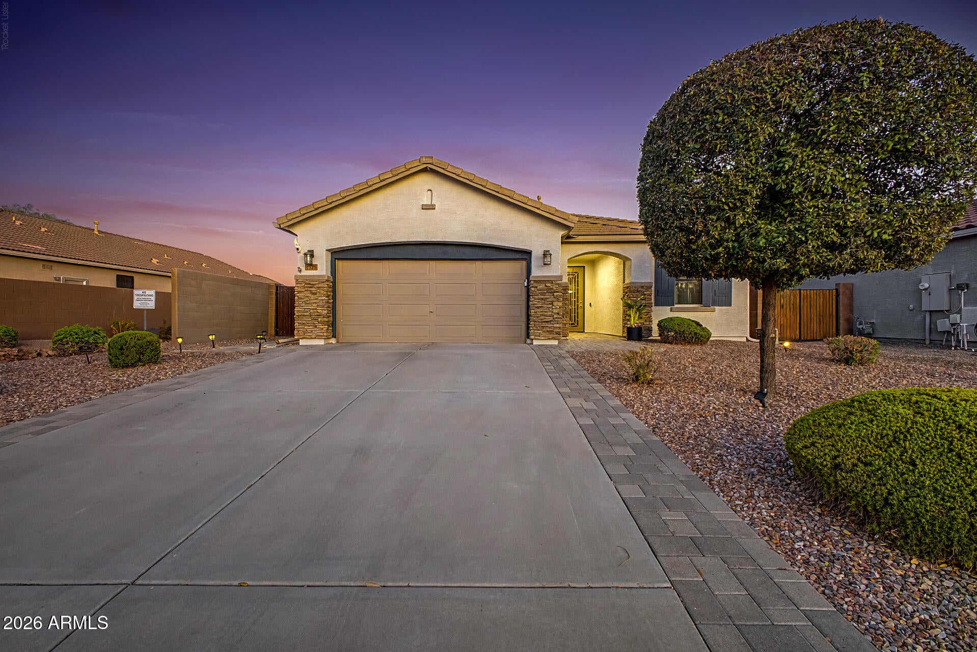 1113 W STEPHANIE Lane