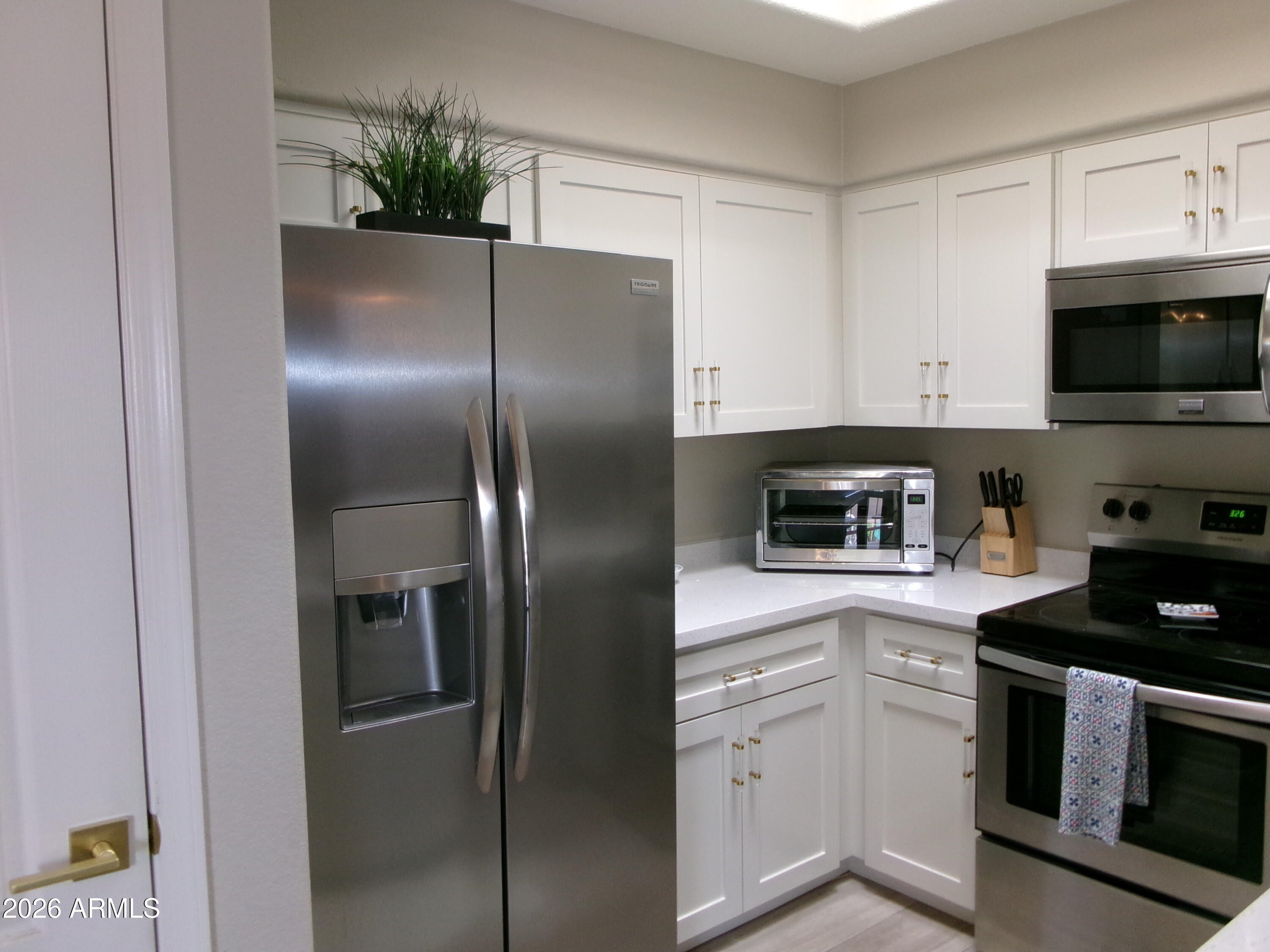 9151 W GREENWAY Road 269