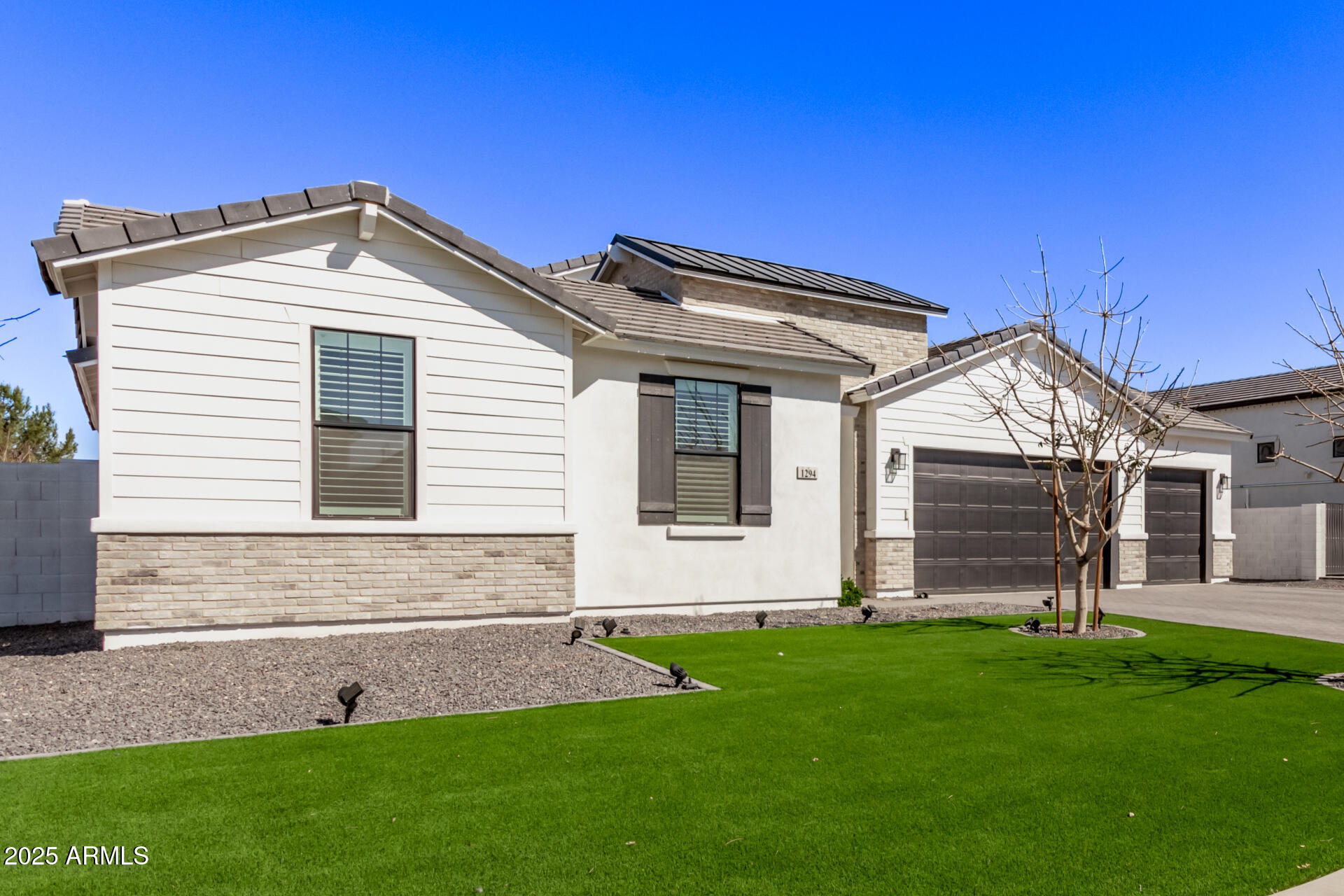 1294 E LA FORTUNA Court