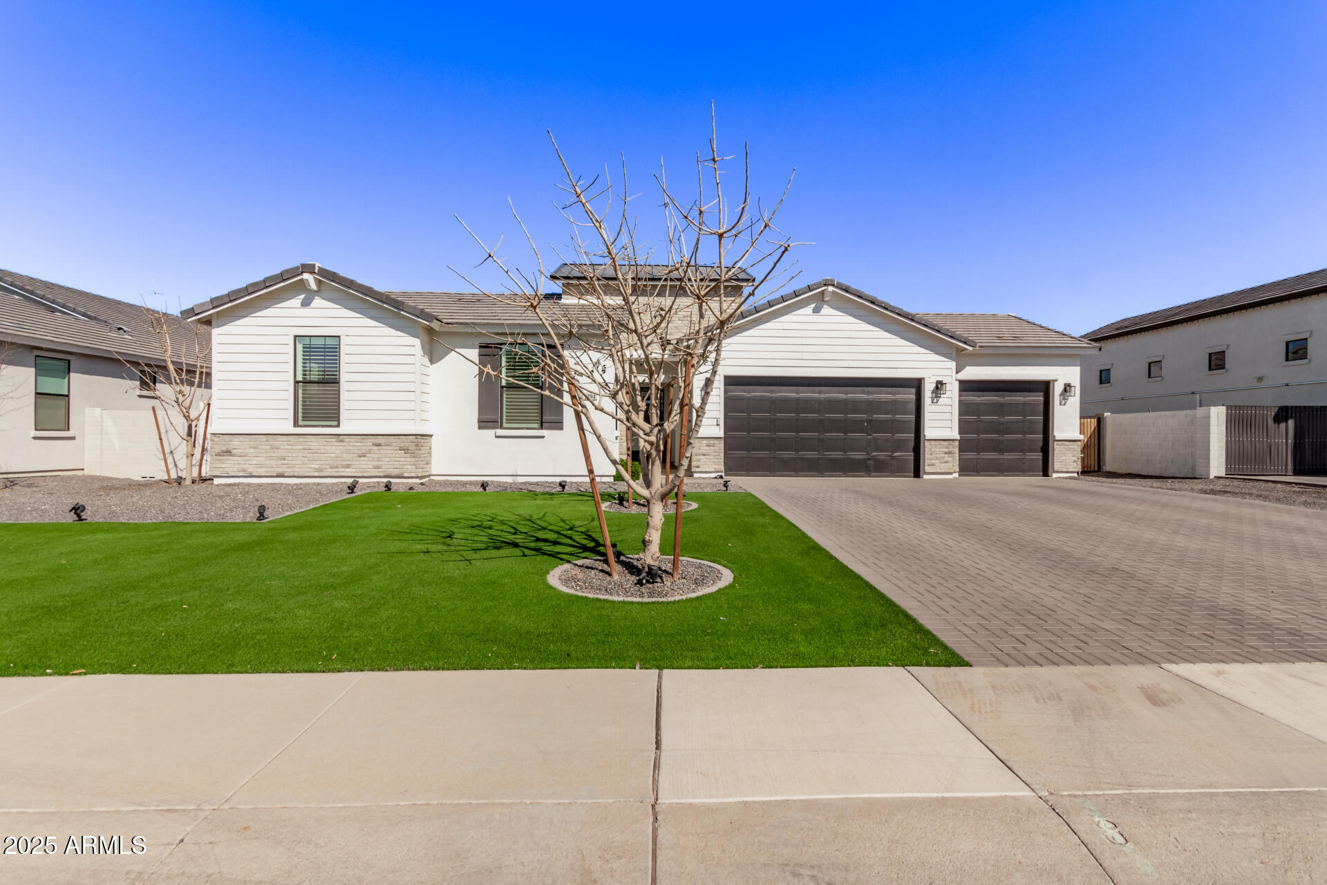 1294 E LA FORTUNA Court