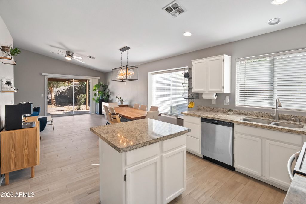 Photo of 1046 W Tremaine Avenue, Gilbert, AZ 85233 (MLS # 6931267)