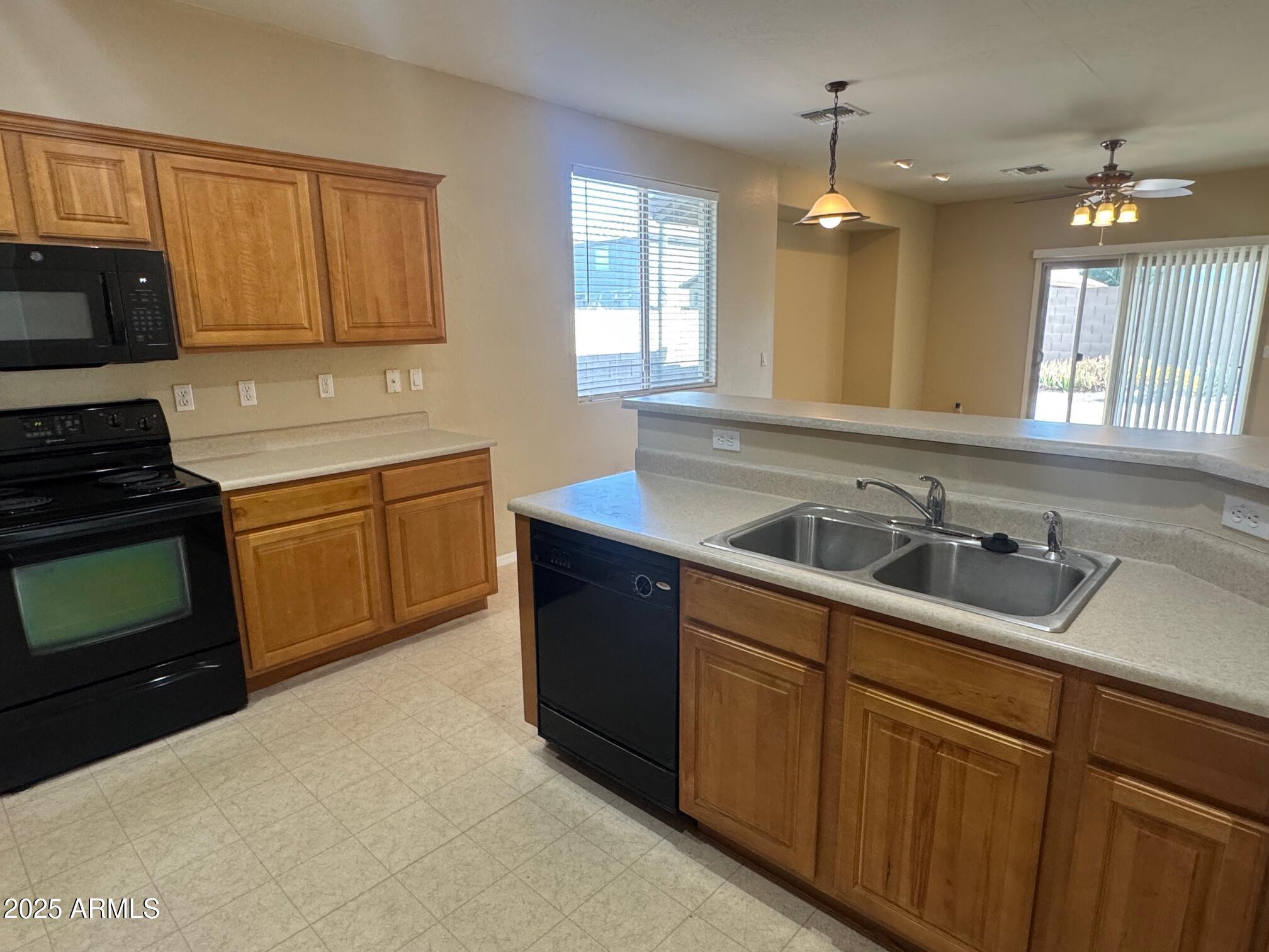 7165 S BRIARWOOD Court