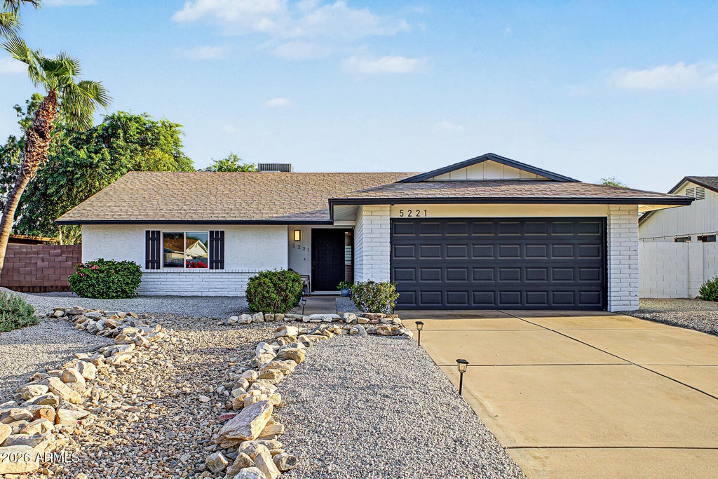 Photo of 5221 E Tierra Buena Lane, Scottsdale, AZ 85254 (MLS # 7090948)