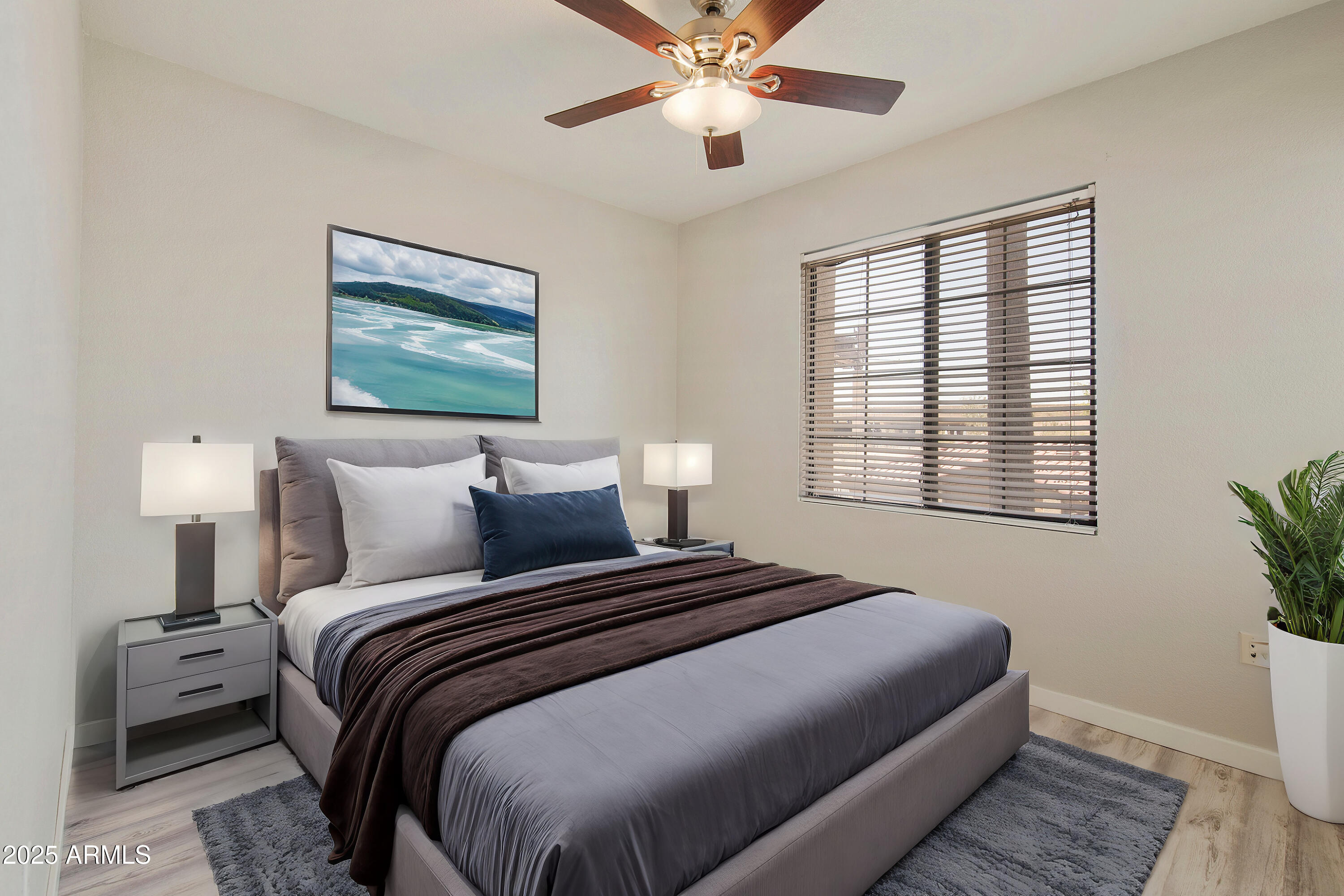 5302 E VAN BUREN Street 2060