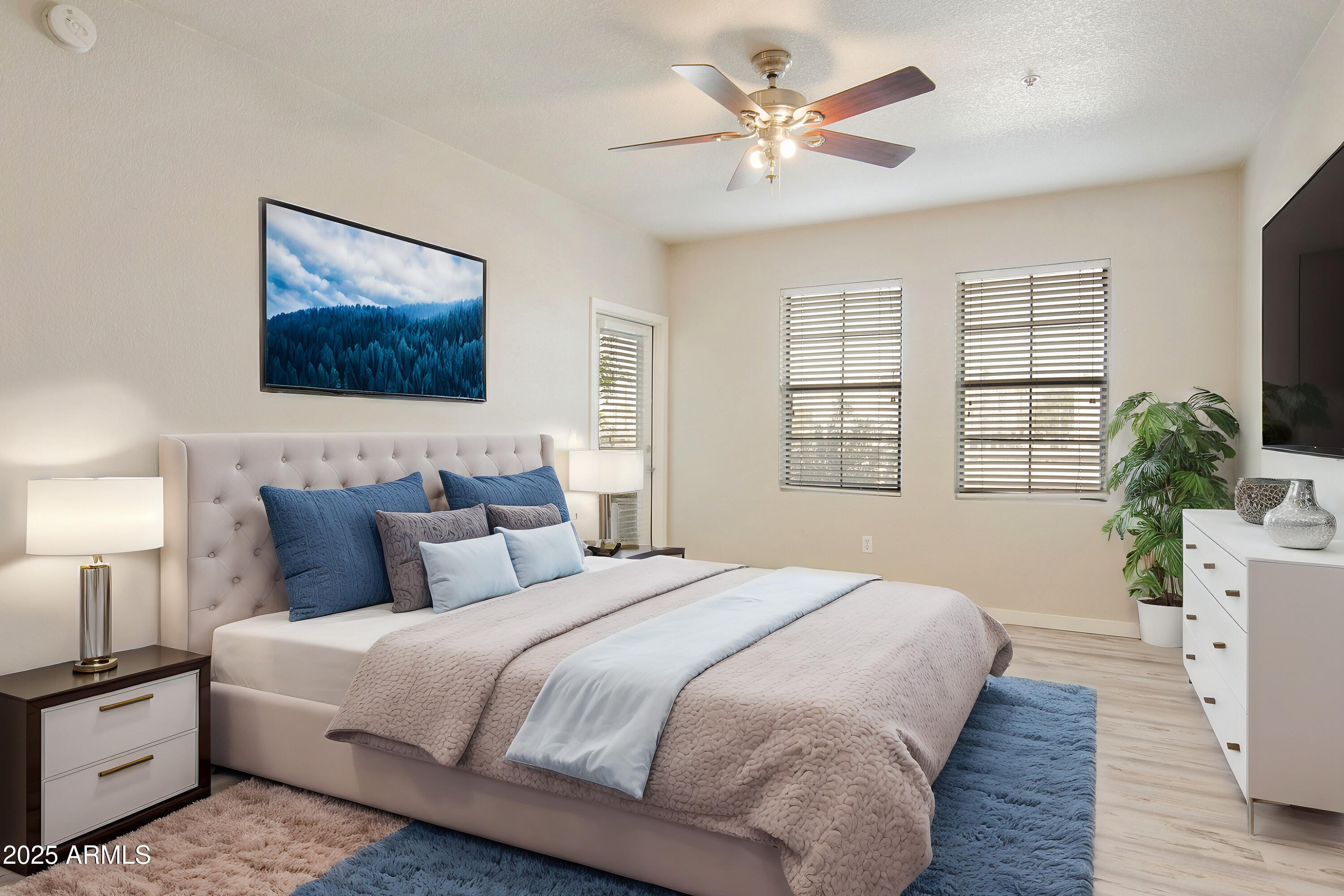 5302 E VAN BUREN Street 2060