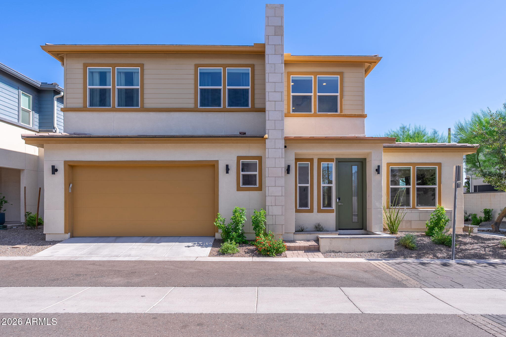 1555 E OCOTILLO Road 9