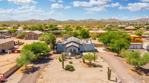 Photo of 509 W Lavitt Lane, Phoenix, AZ 85086 (MLS # 7033199)