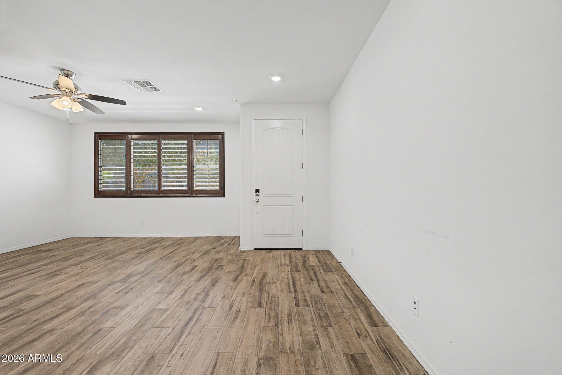 1917 E HAMPTON Lane 104