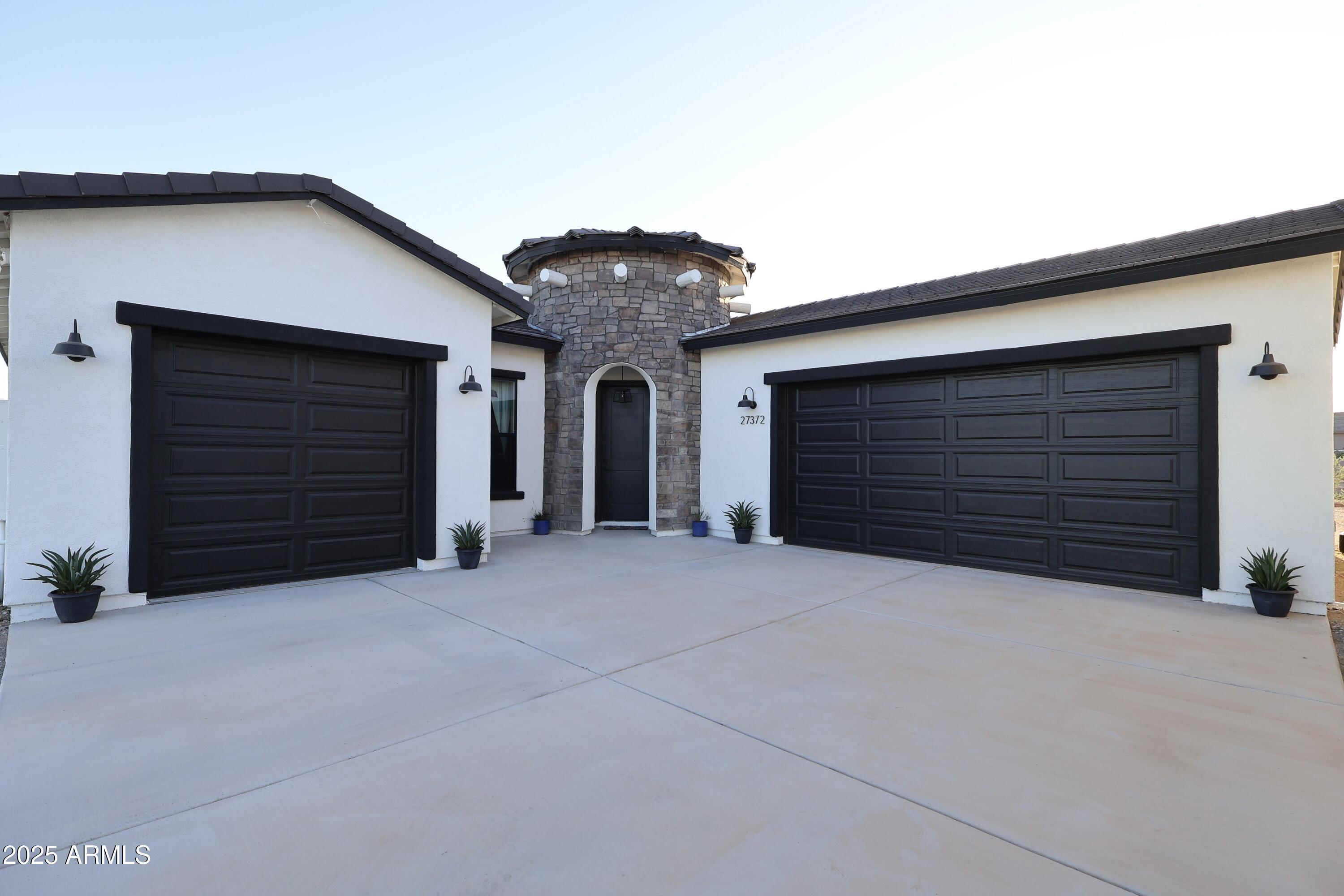 27372 N MICHELLE Lane