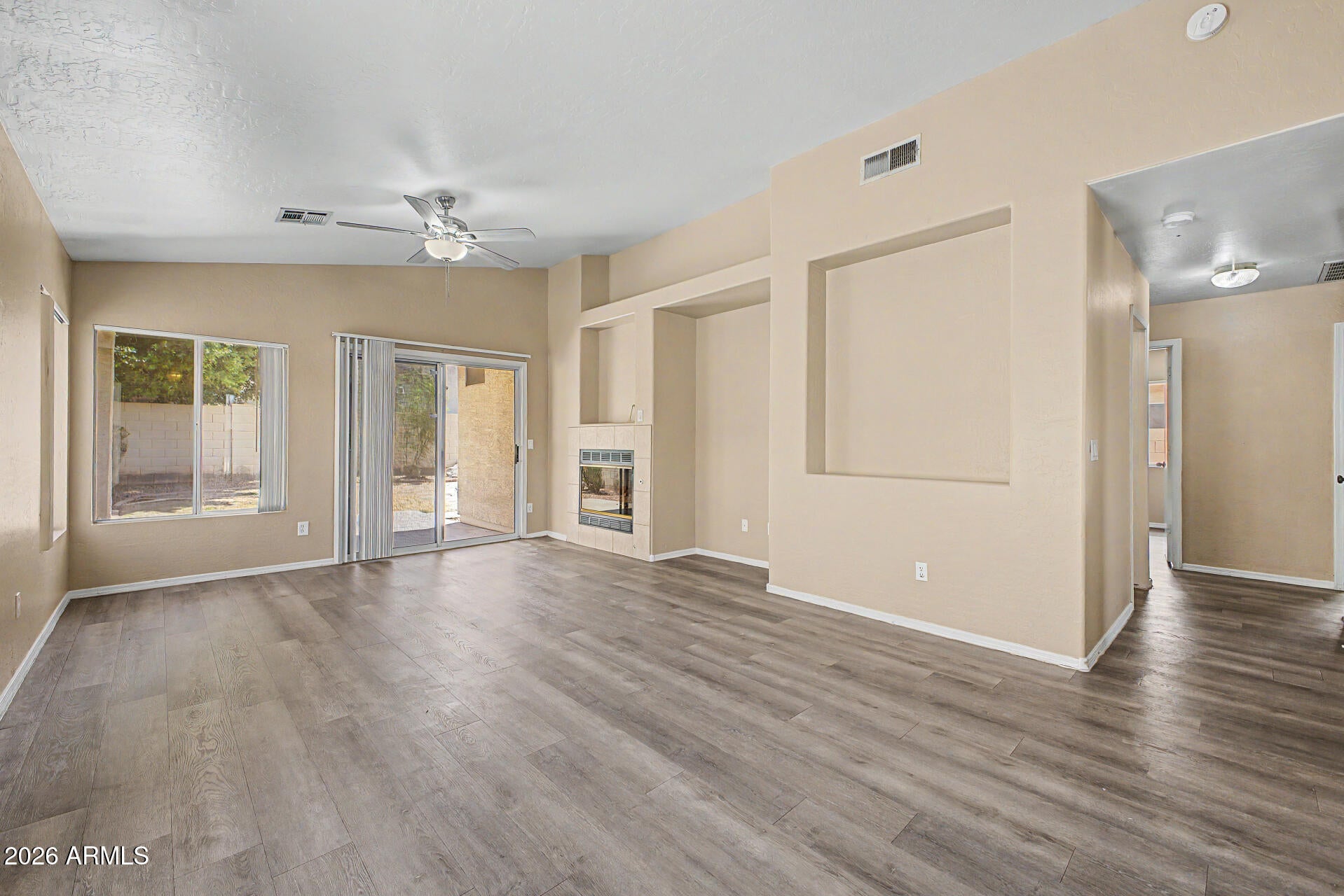 685 E CANTEBRIA Drive