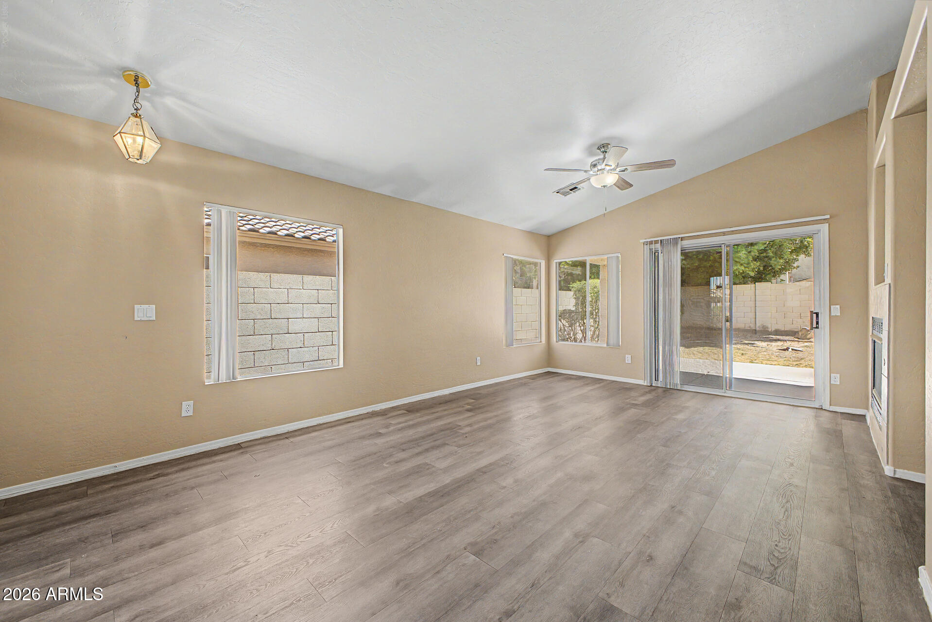 685 E CANTEBRIA Drive