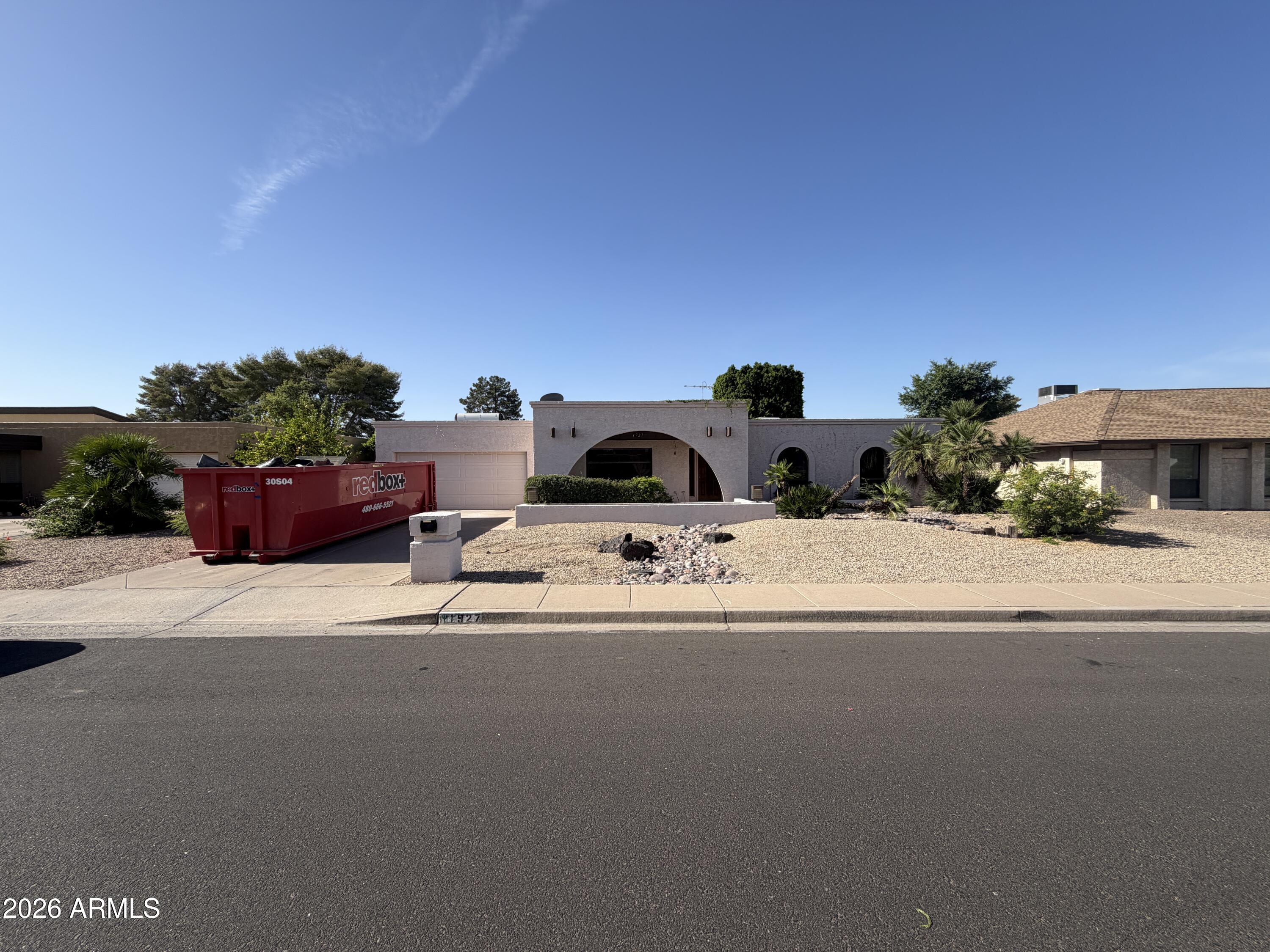 1927 E VAUGHN Street