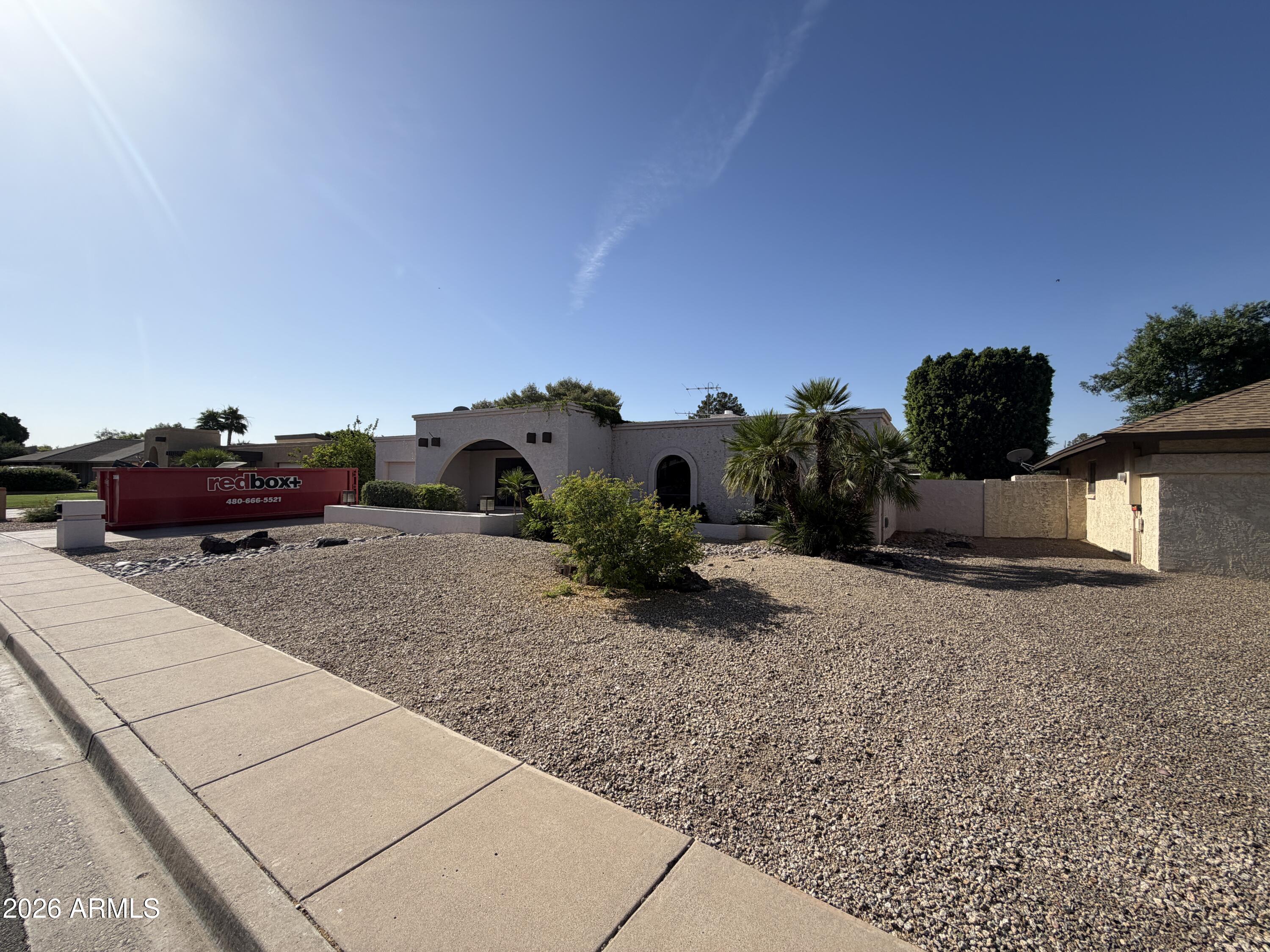 1927 E VAUGHN Street