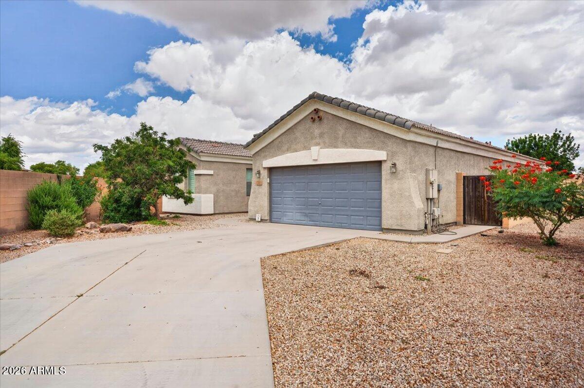 1628 W FRUIT TREE Court