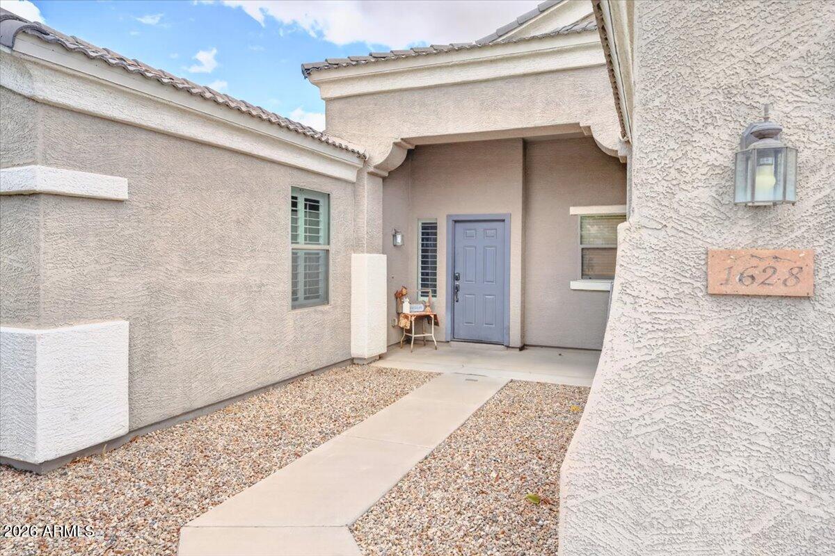 1628 W FRUIT TREE Court