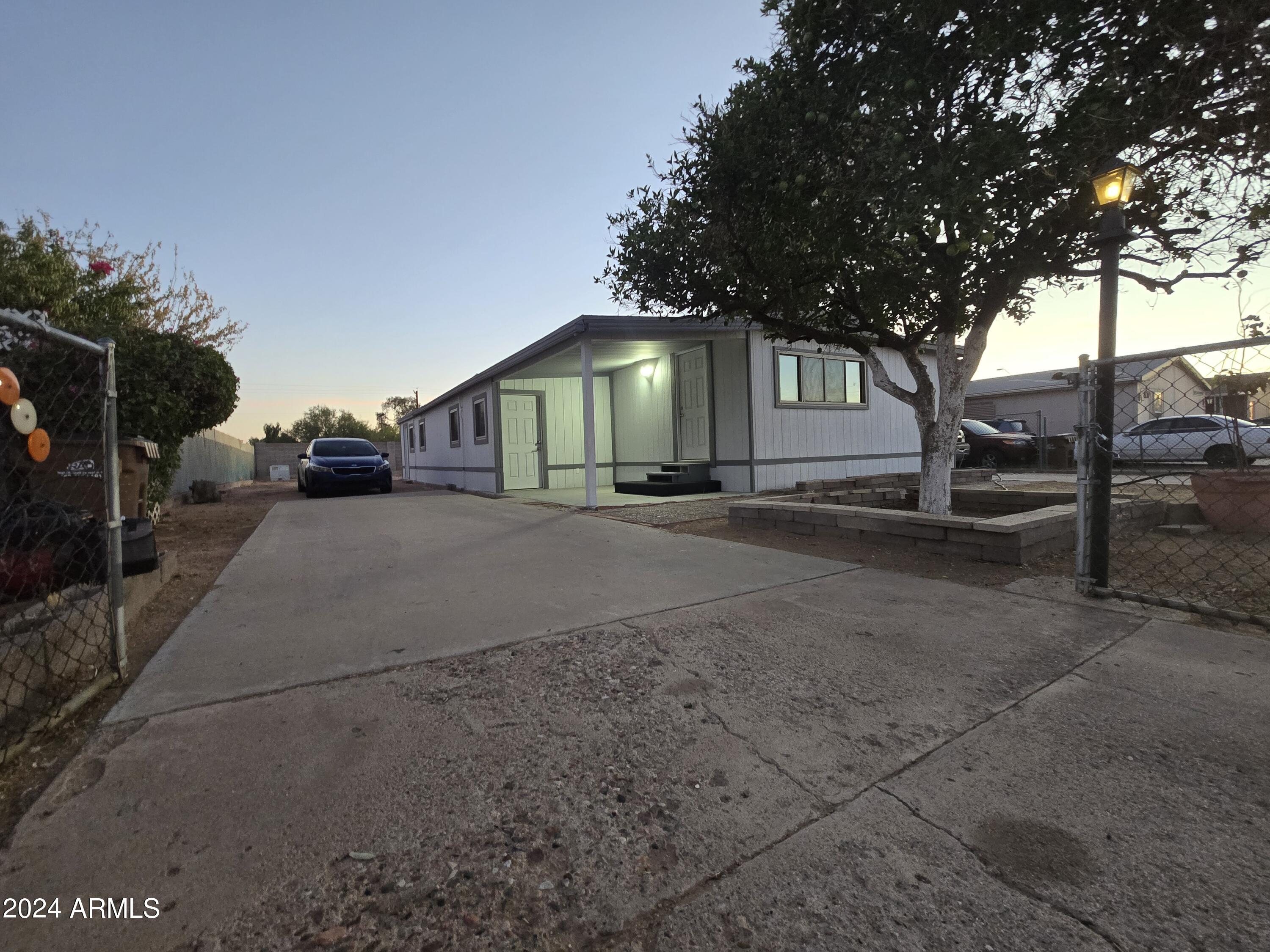 9017 E BUTTERNUT Avenue