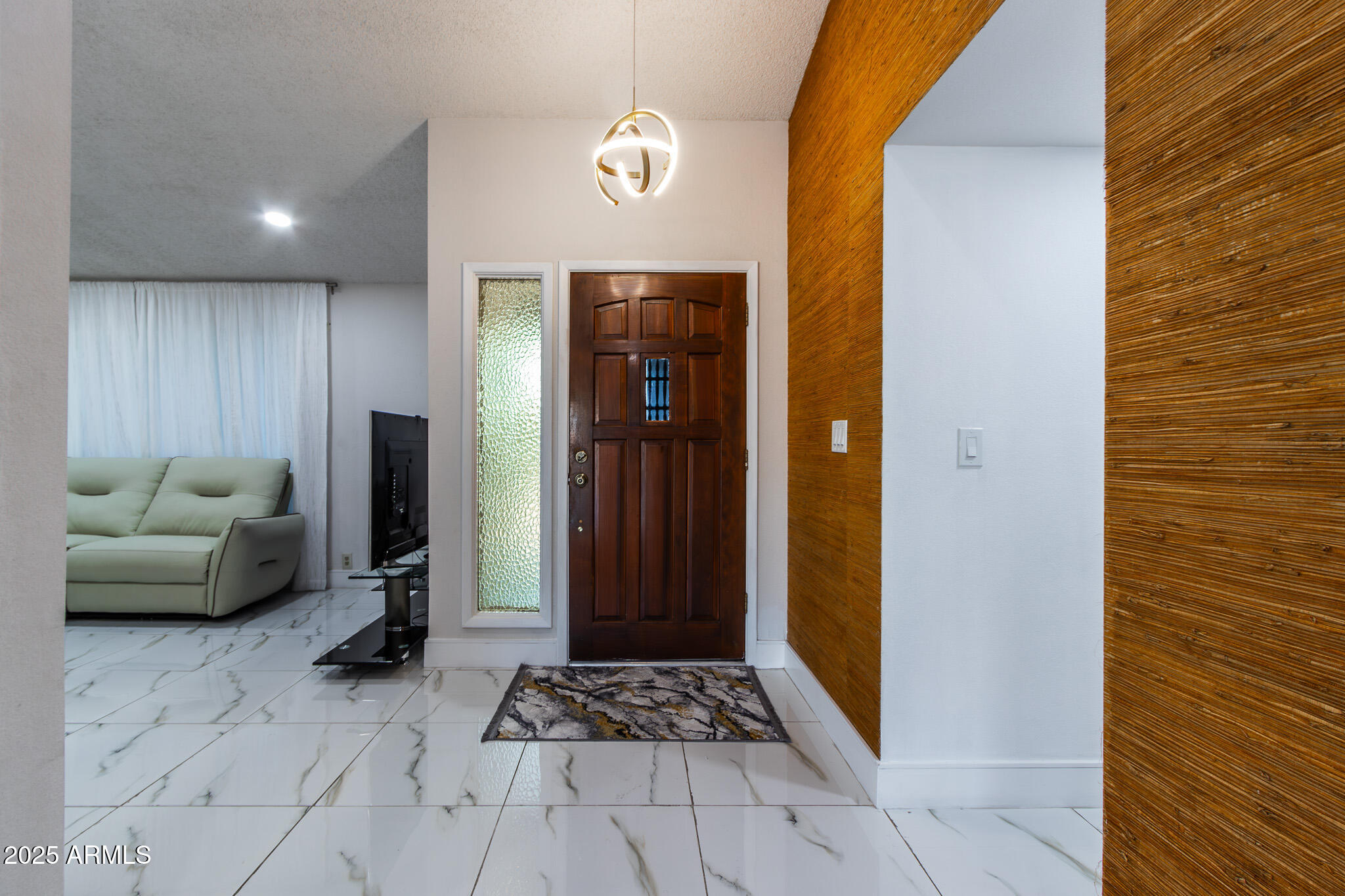 5922 W MICHELLE Drive
