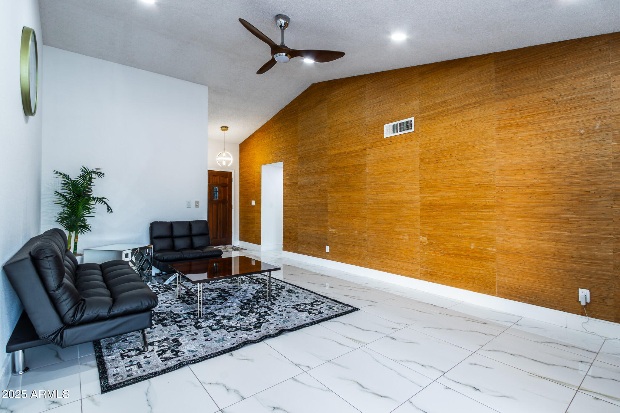 5922 W MICHELLE Drive