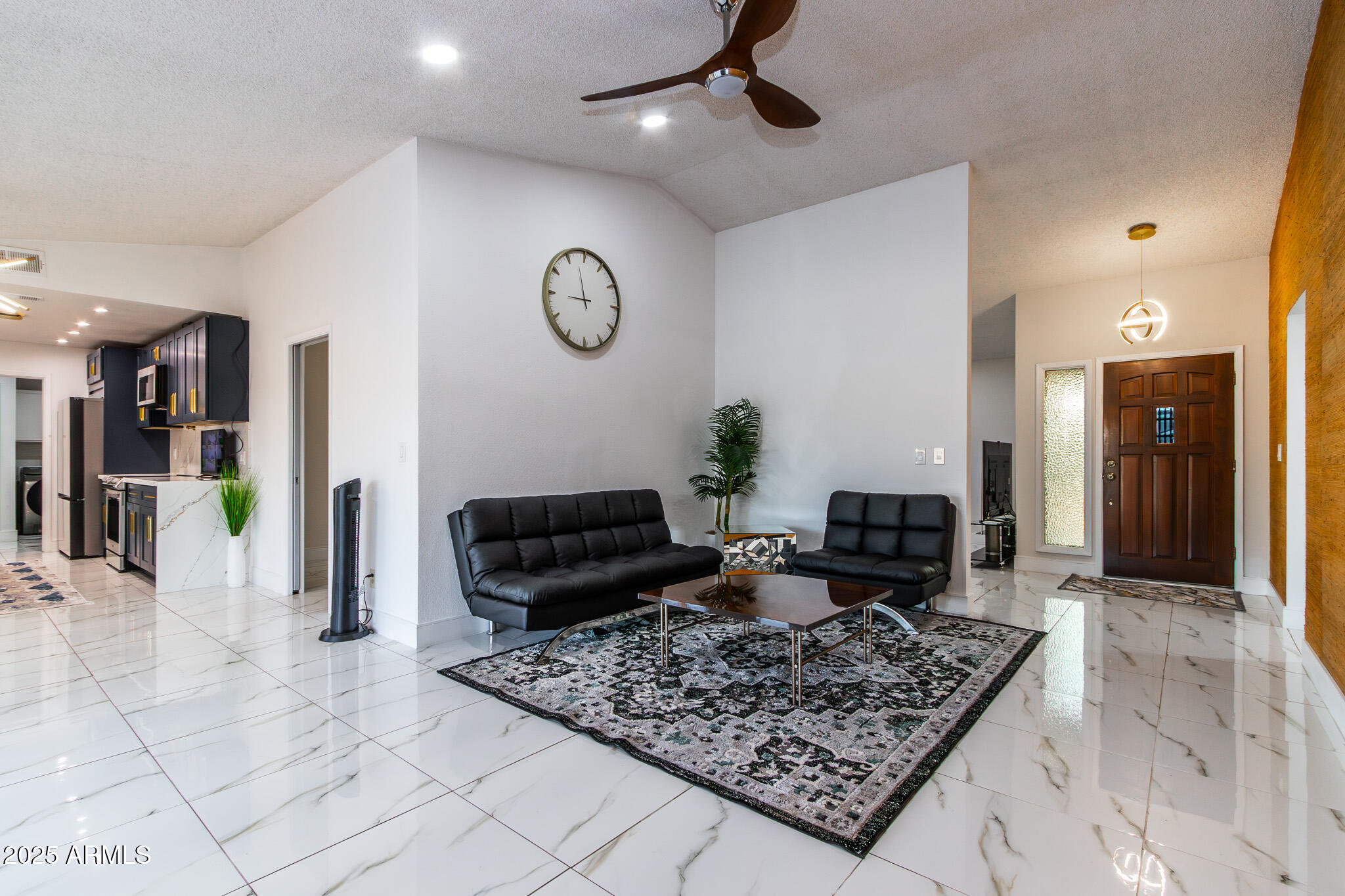 5922 W MICHELLE Drive