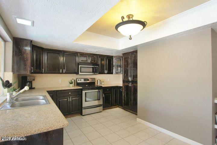 4606 W Augusta Avenue