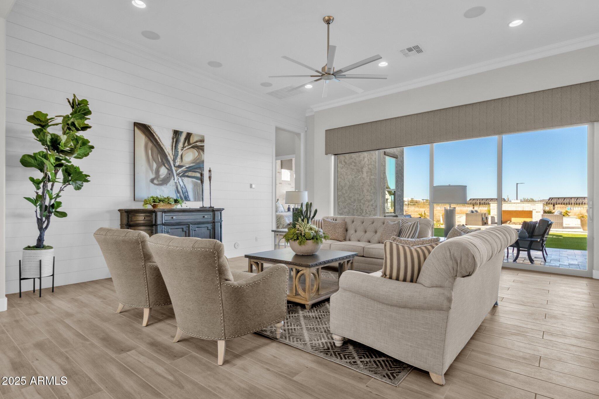 1062 E FIRESTONE Drive