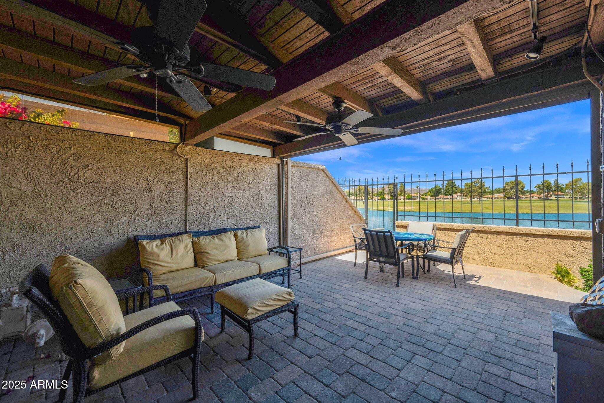 7636 N VIA CAMELLO DEL SUR --