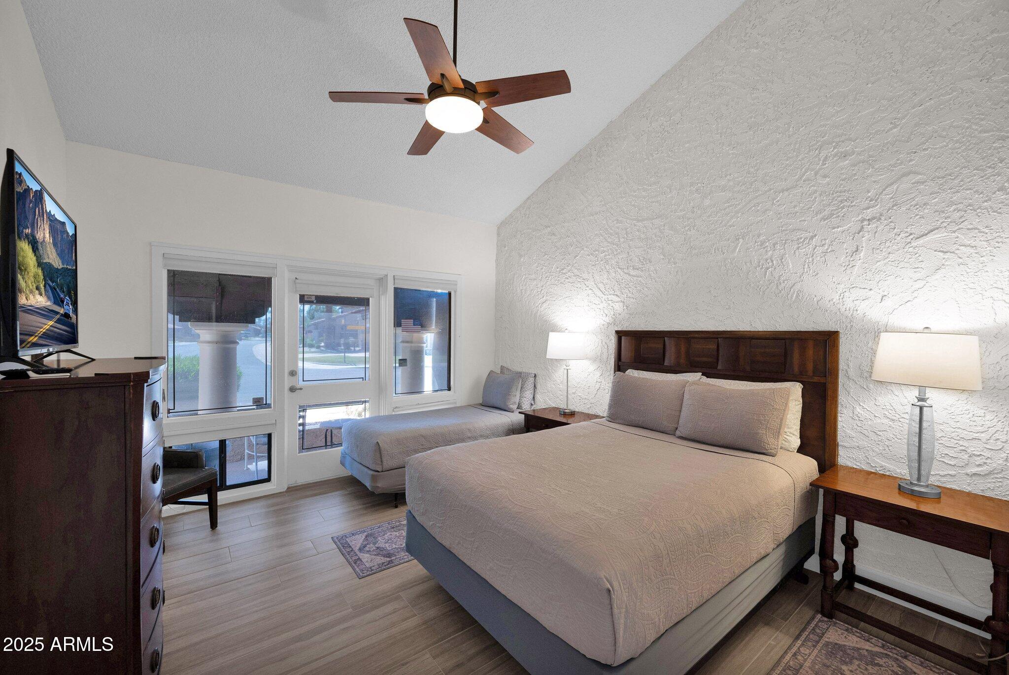 7636 N VIA CAMELLO DEL SUR --