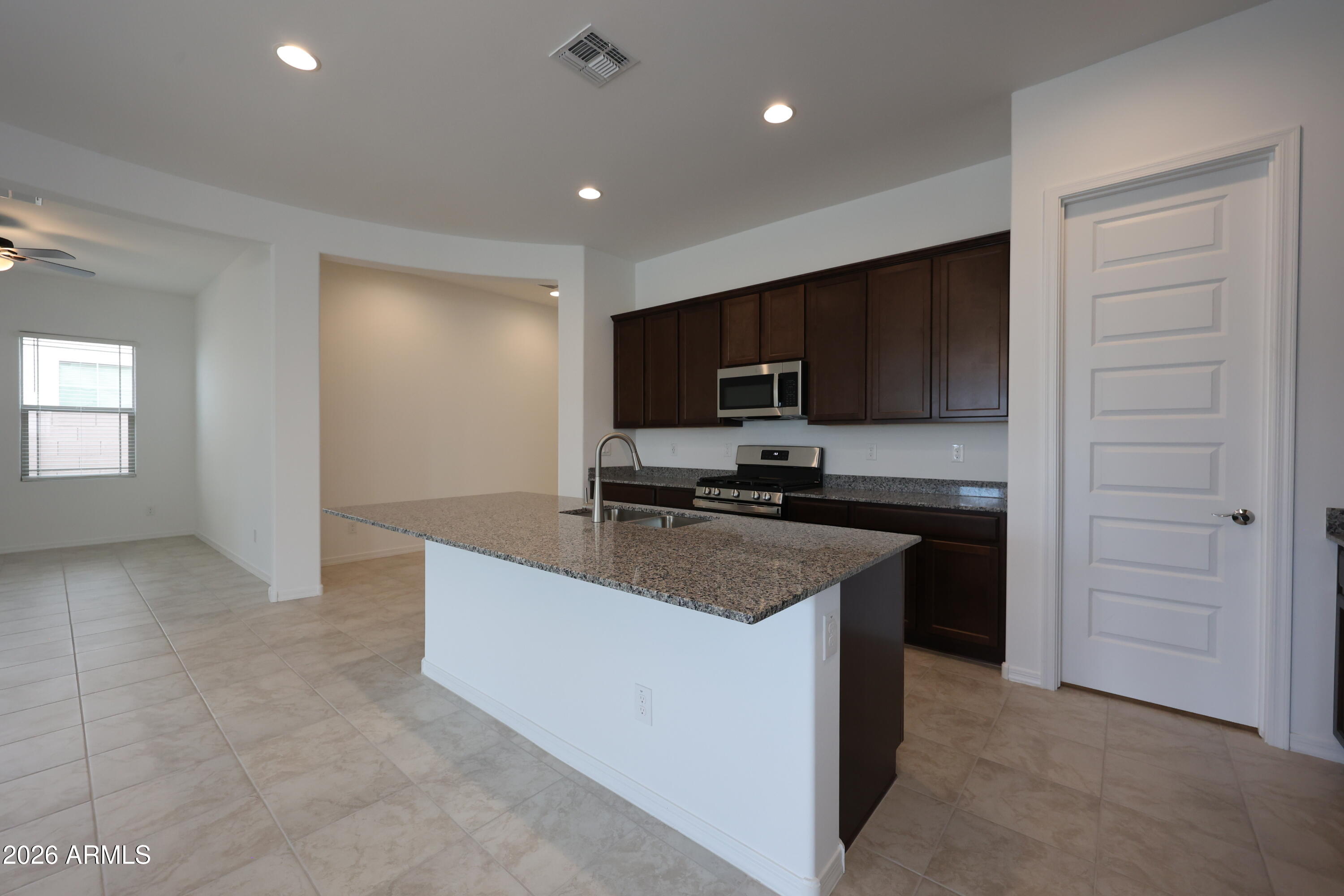 7683 W SMOKETREE Drive