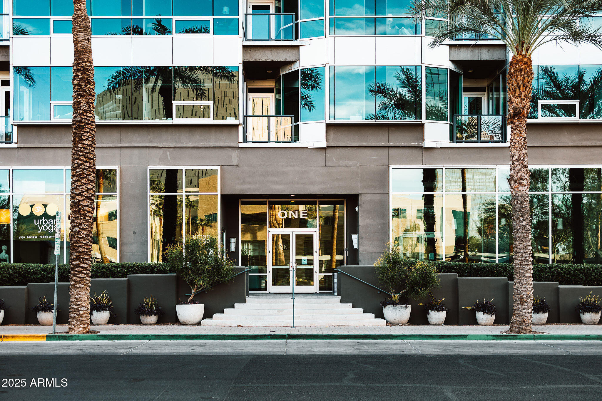 1 E LEXINGTON Avenue 1502