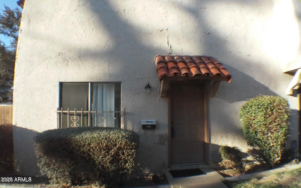 8819 N 12TH Place