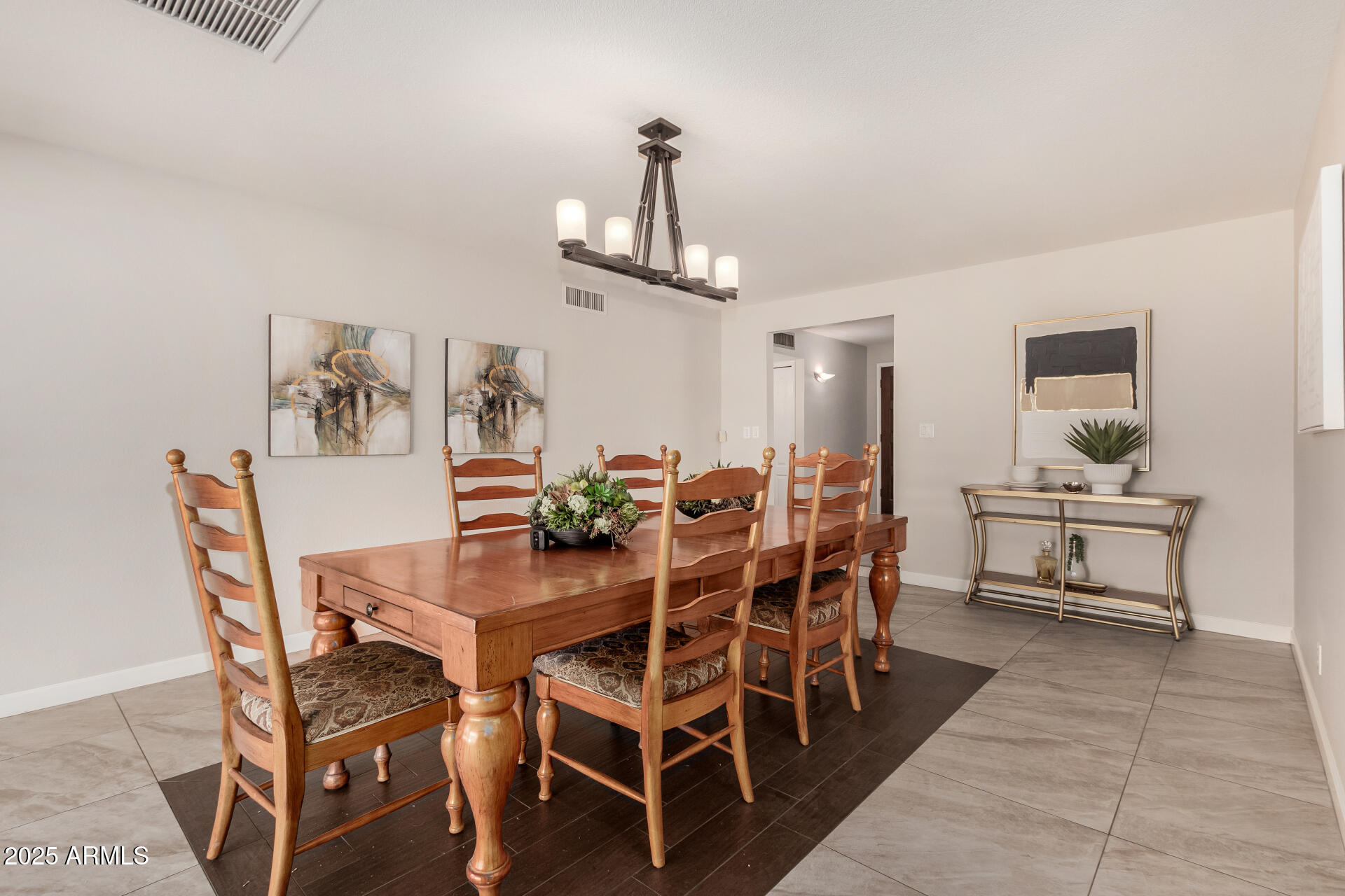 2070 E MANHATTON Drive