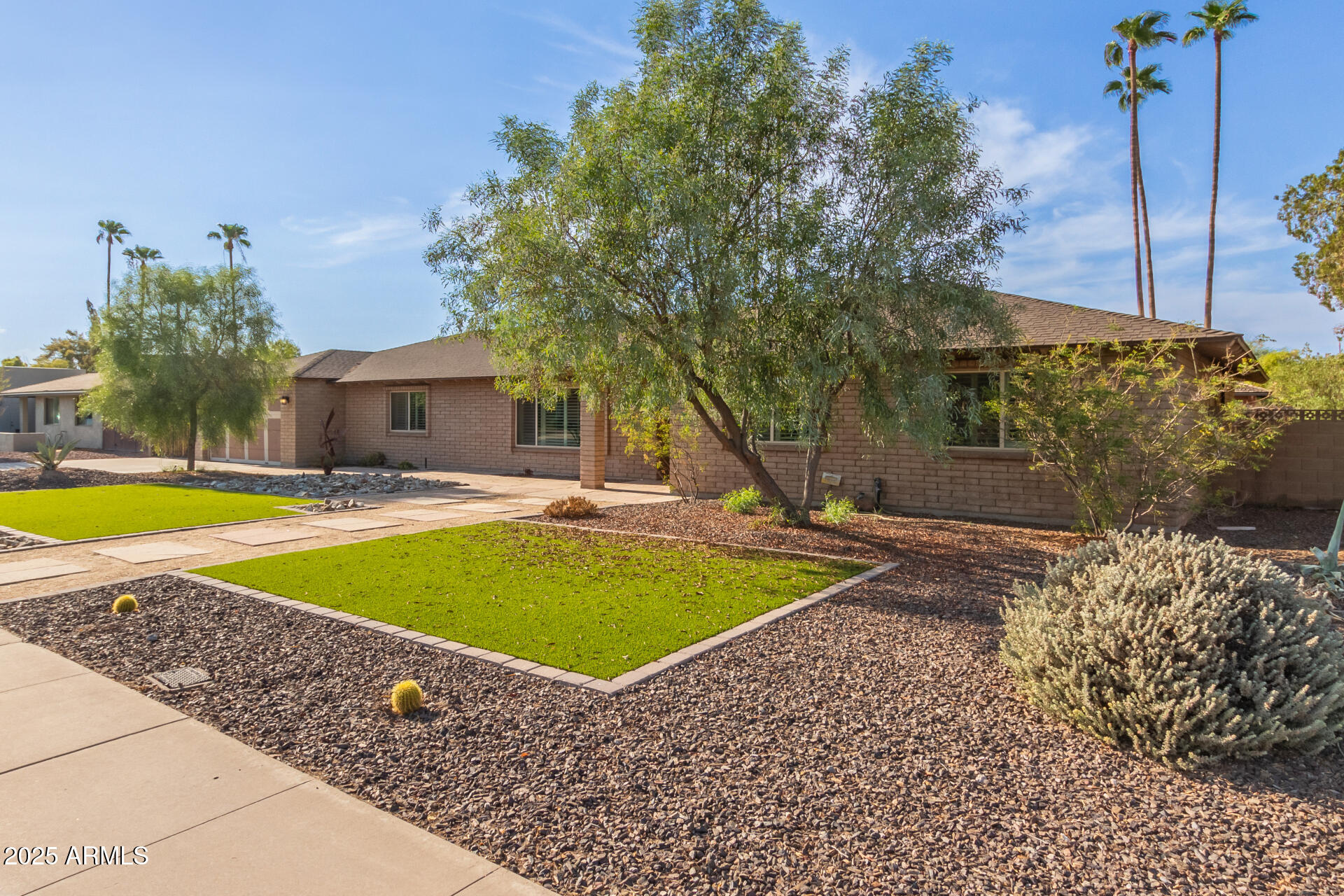2070 E MANHATTON Drive