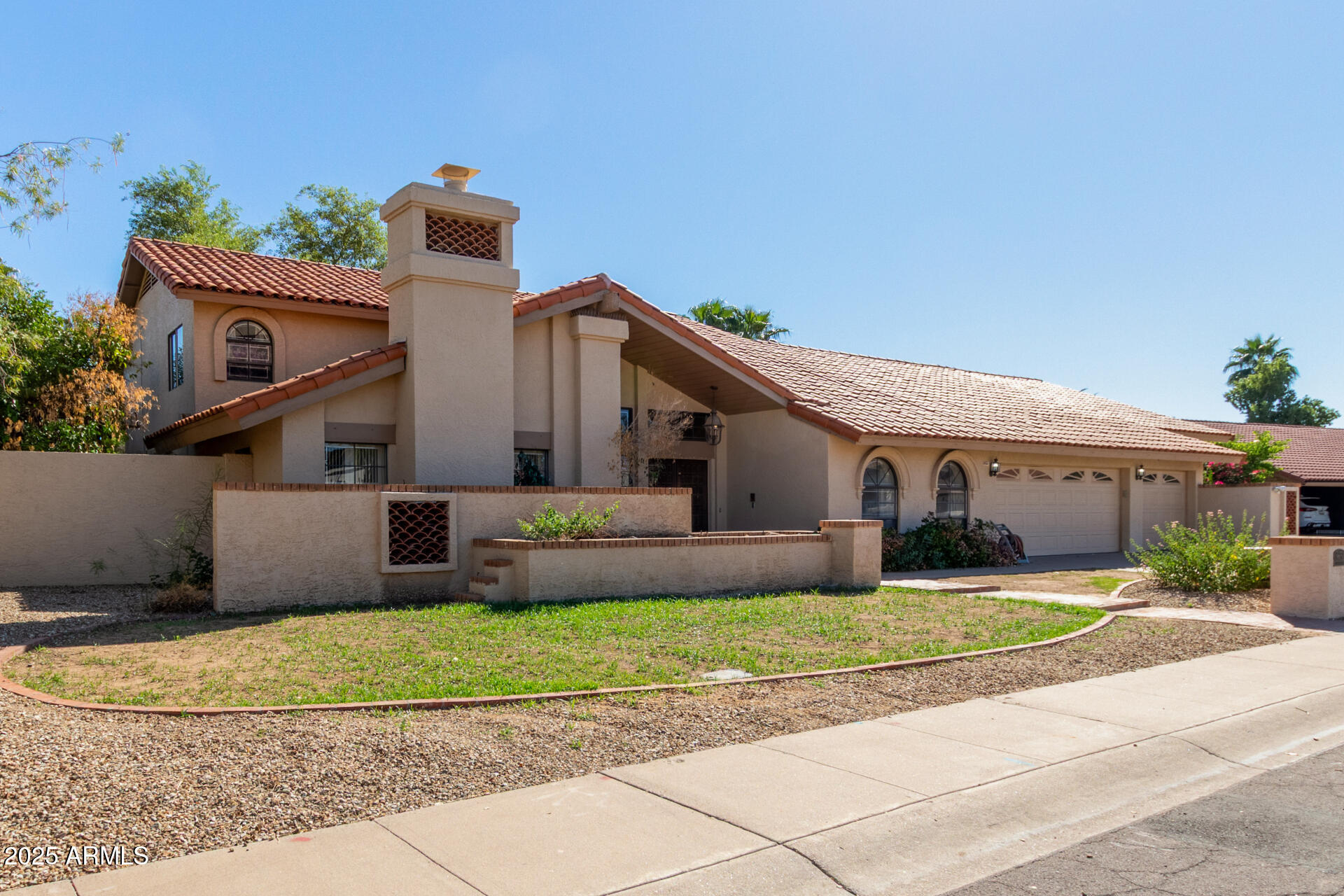8651 E THOROUGHBRED Trail