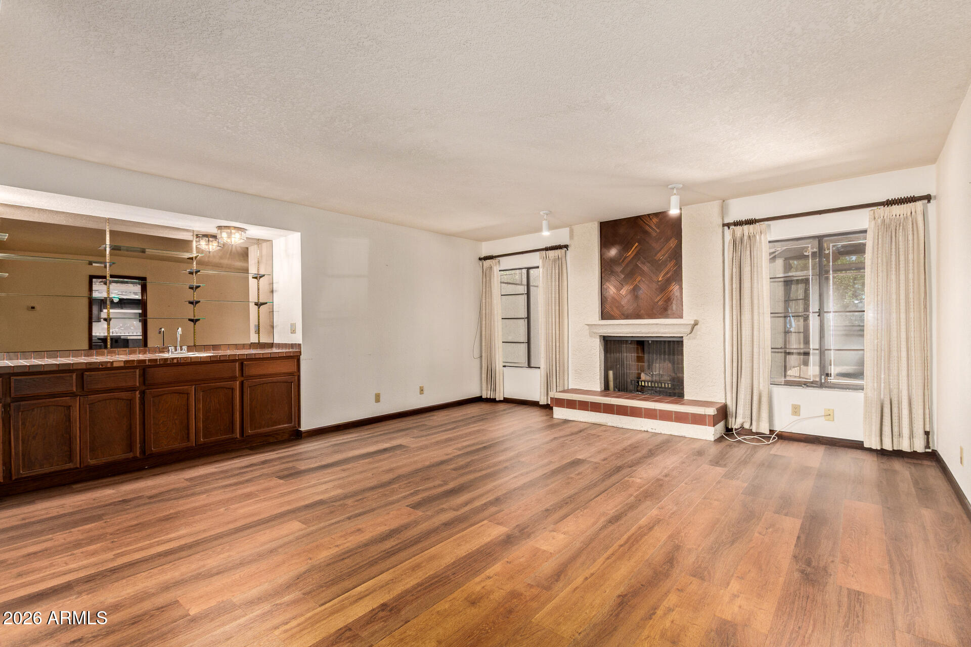 8651 E THOROUGHBRED Trail