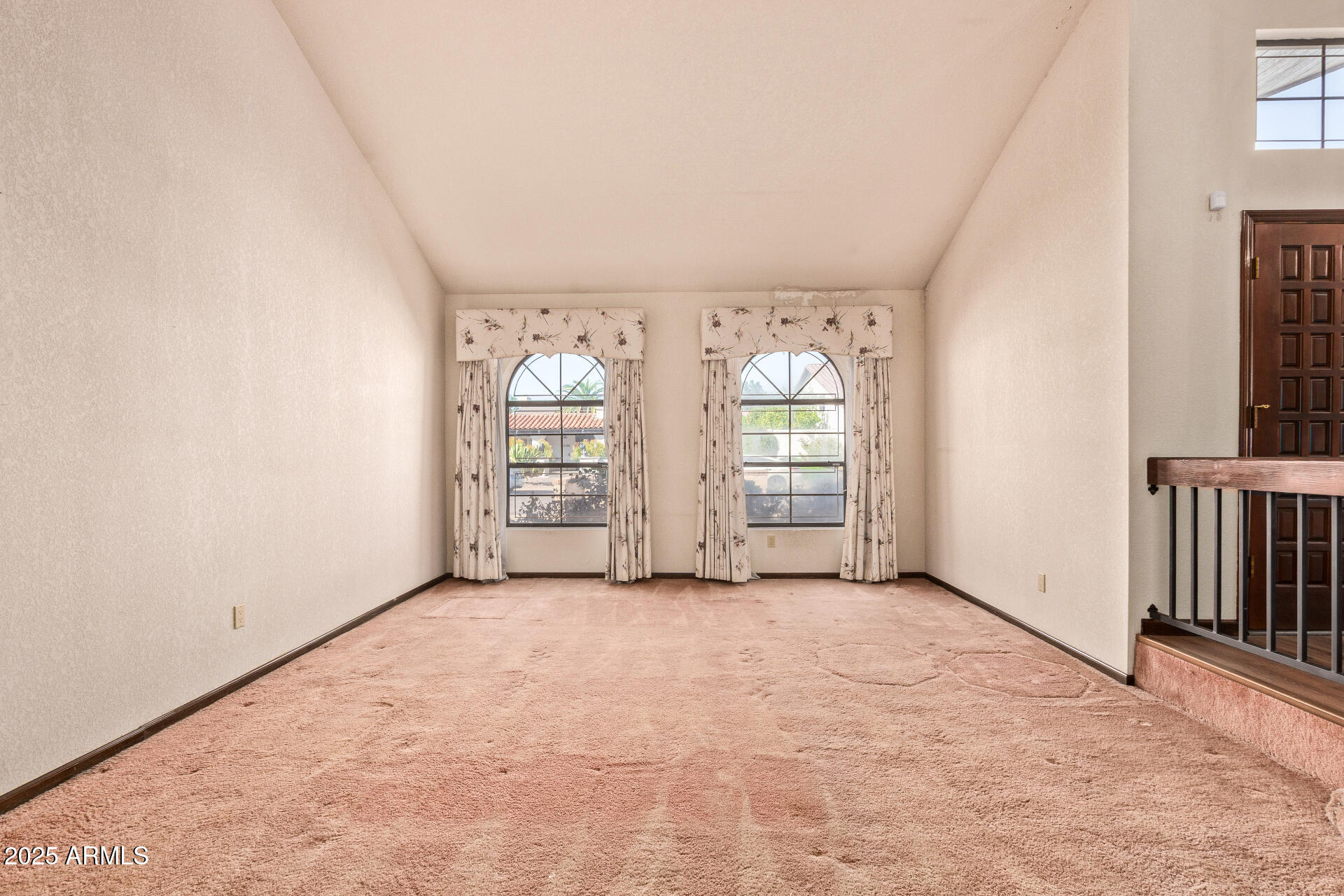 8651 E THOROUGHBRED Trail