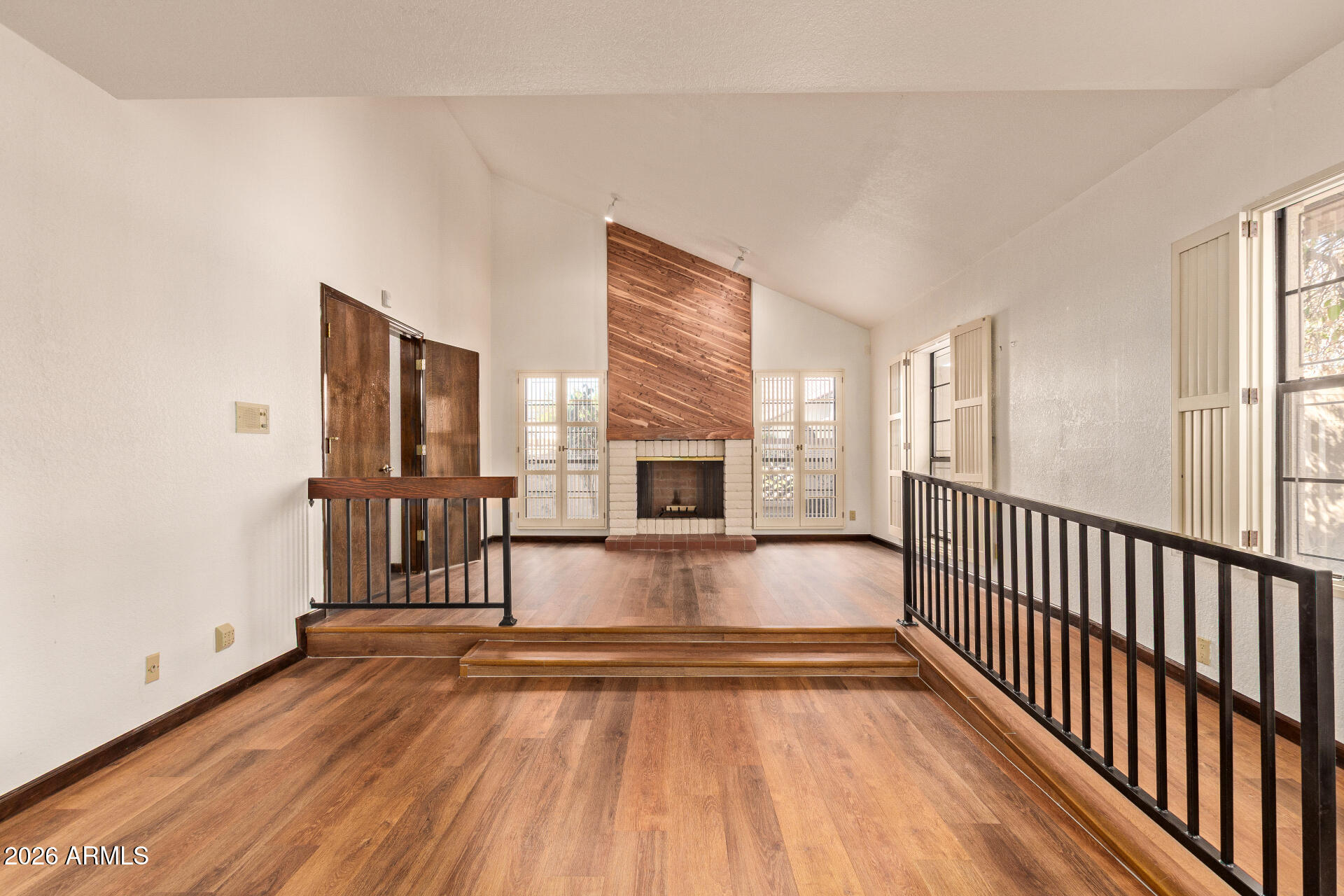 8651 E THOROUGHBRED Trail