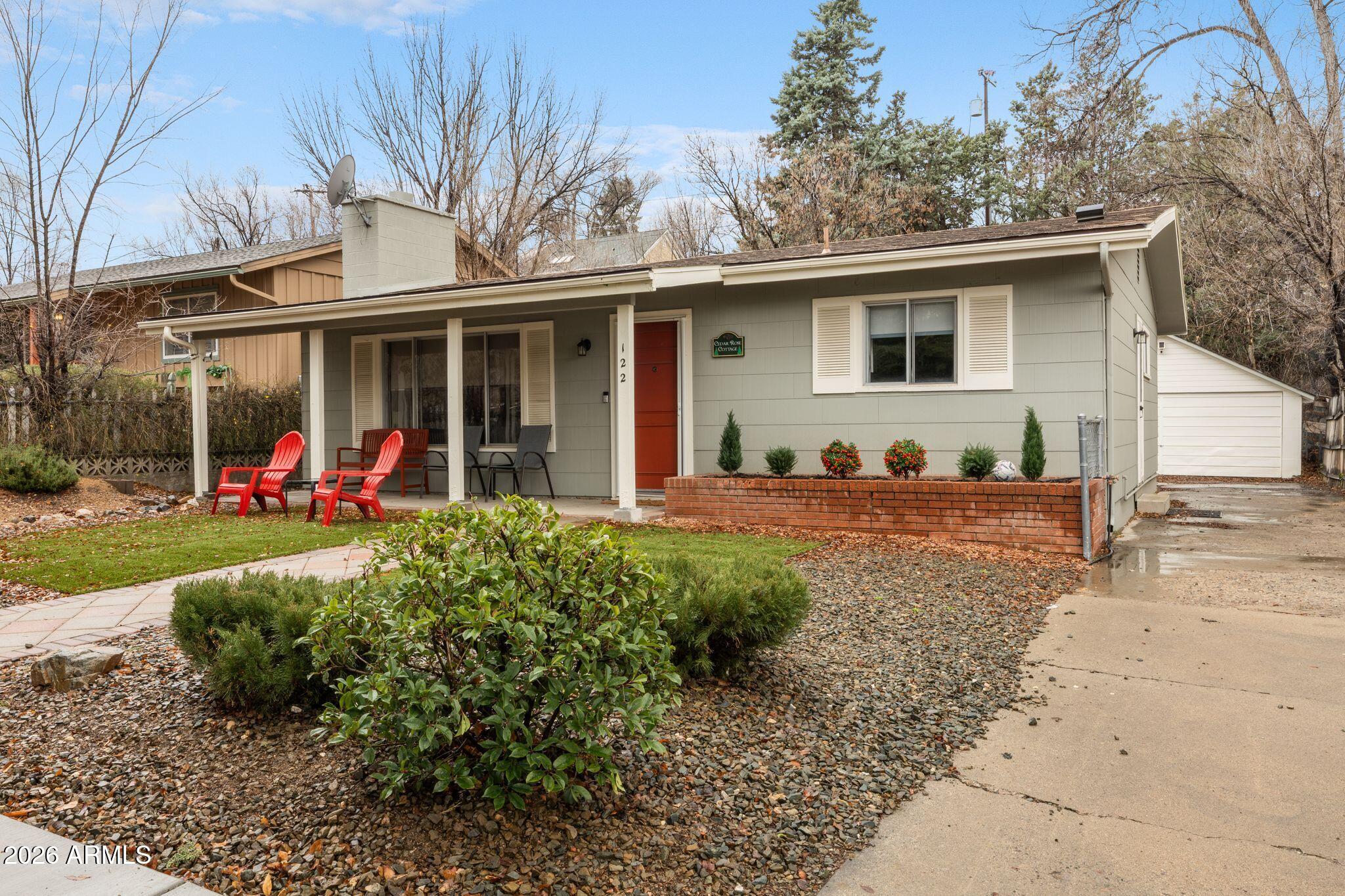 122 S VIRGINIA Street