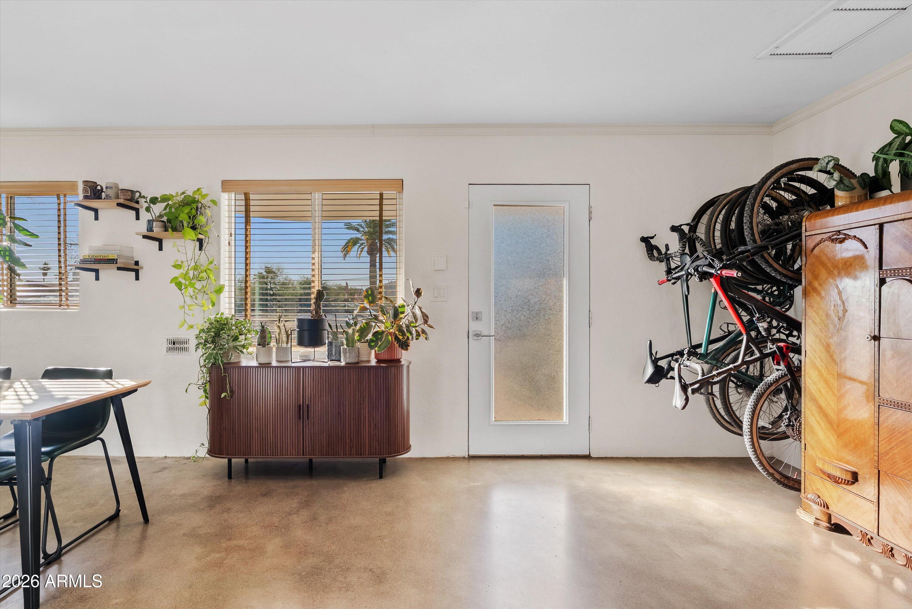 1346 E CORONADO Road