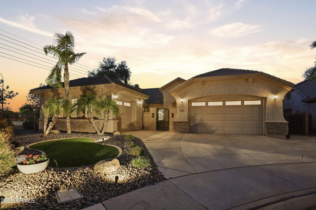 Photo of 2004 E Canyon Place, Chandler, AZ 85249 (MLS # 7010835)