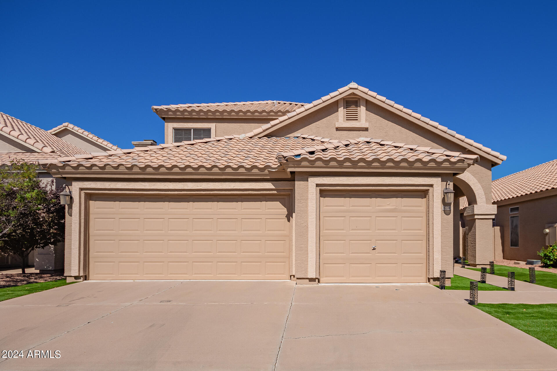 192 W LOS ARBOLES Drive