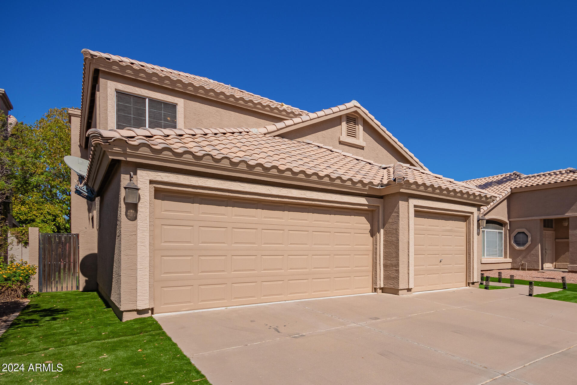 192 W LOS ARBOLES Drive
