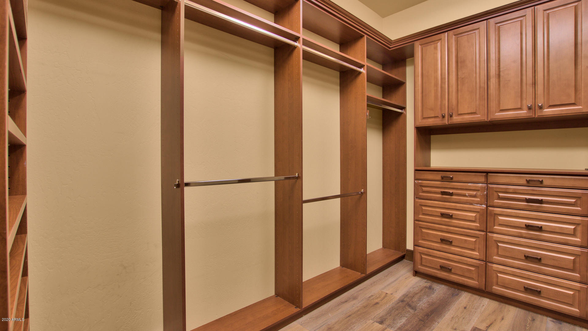 GARY ESTATES - Residential