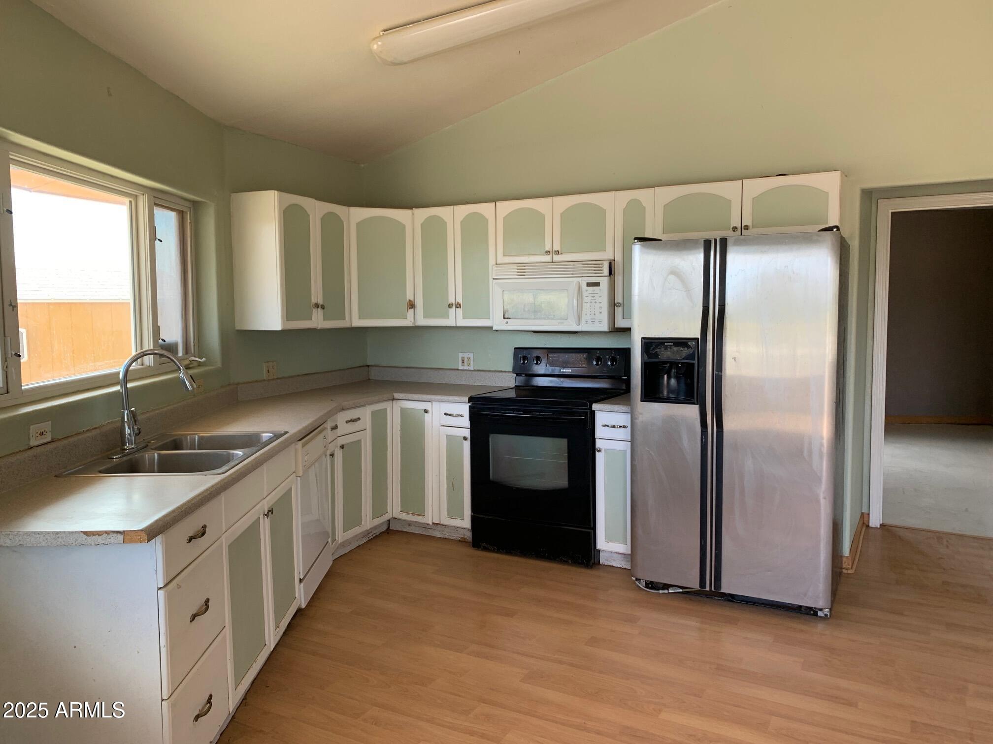 2920 E LOMA ALTA Drive