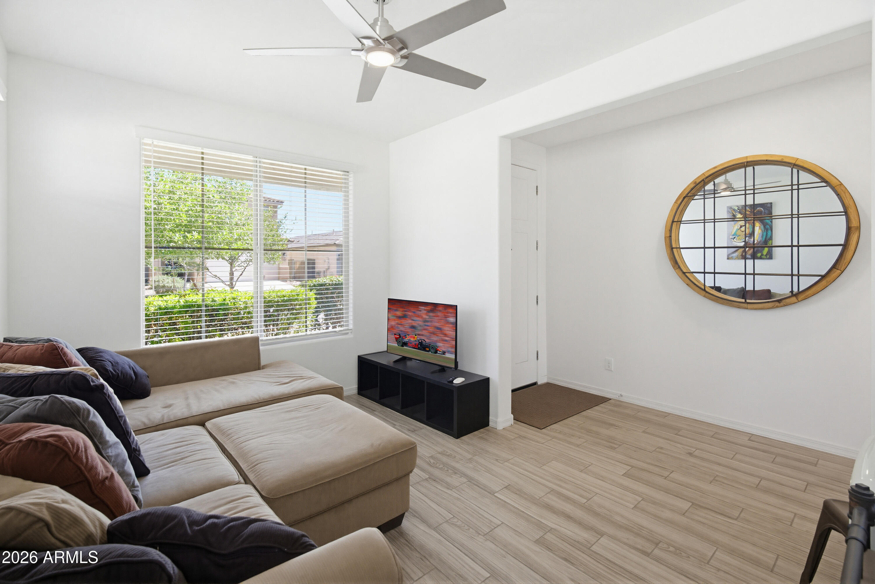 10857 W MARSHALL Avenue