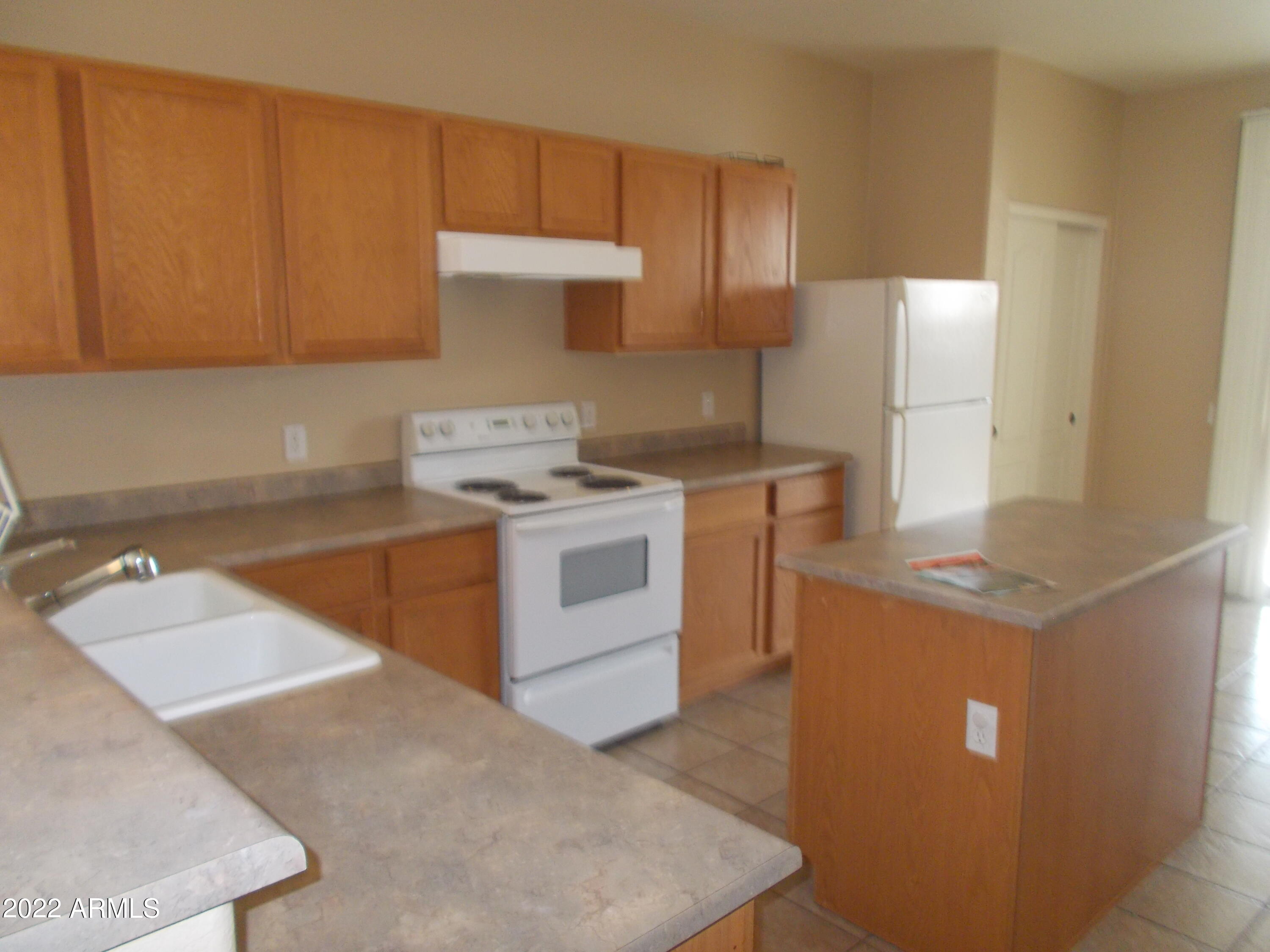 3703 E SUNDANCE Avenue