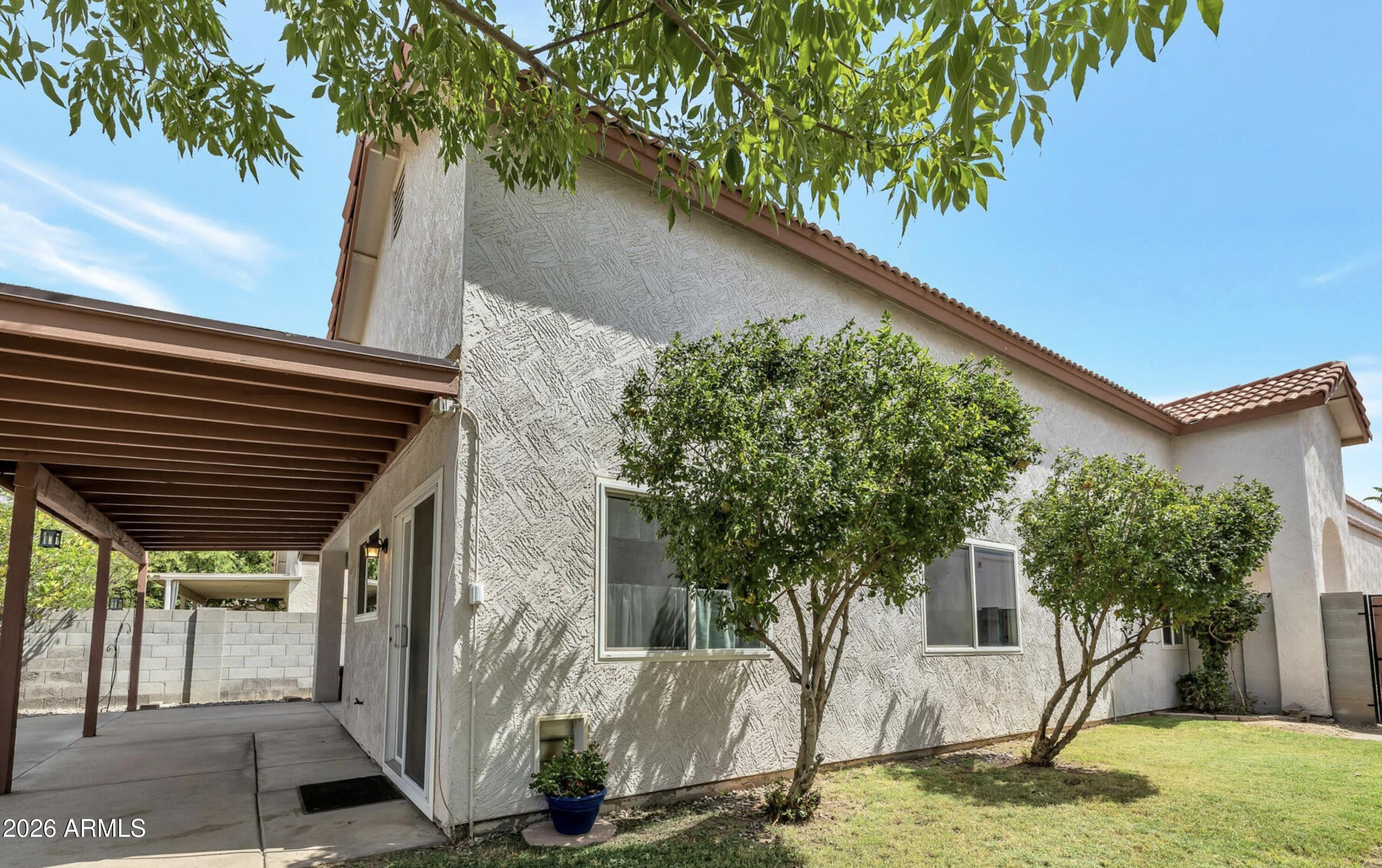 562 S DANYELL Drive
